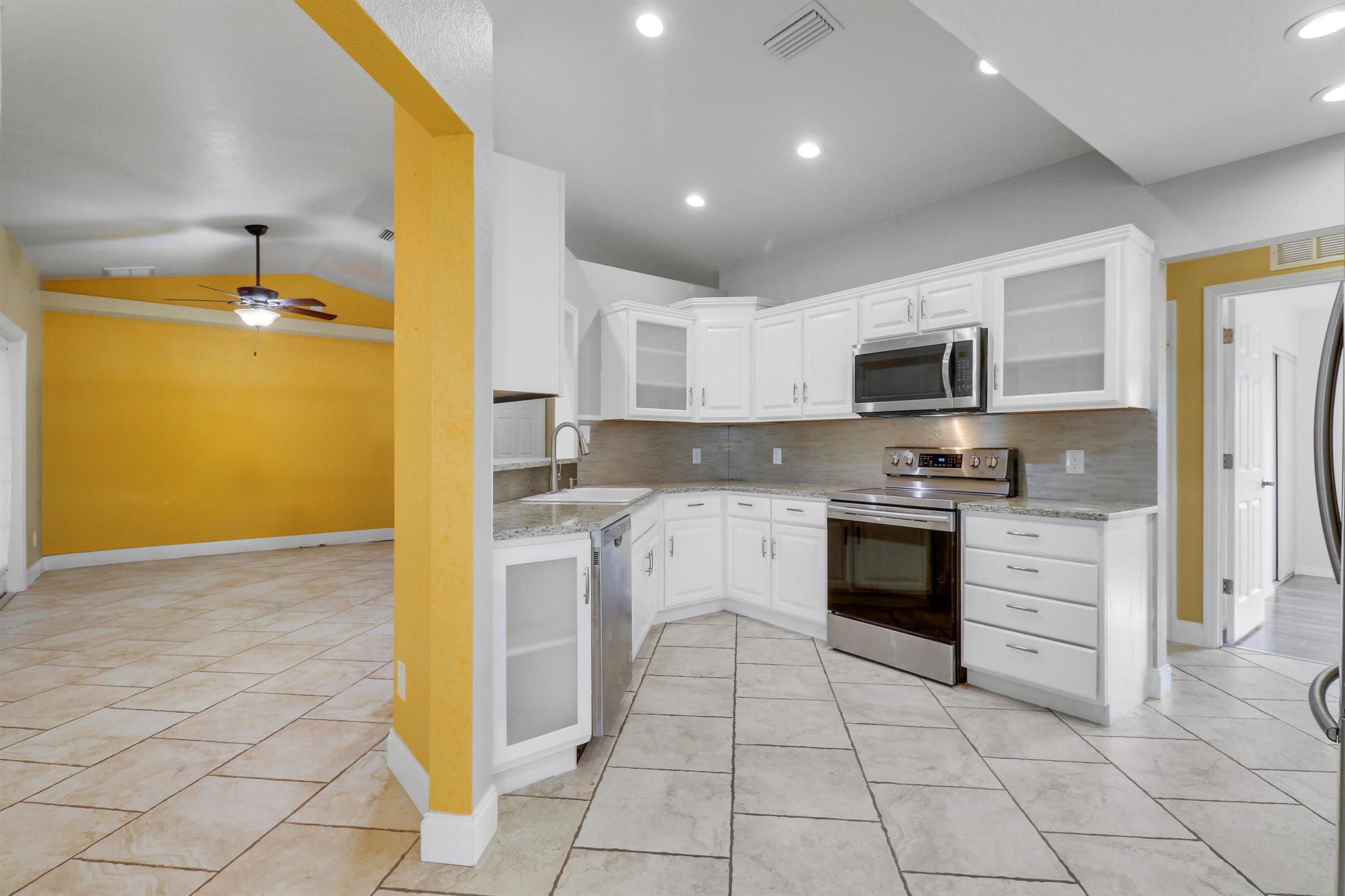 NORTHLAKE - Residential