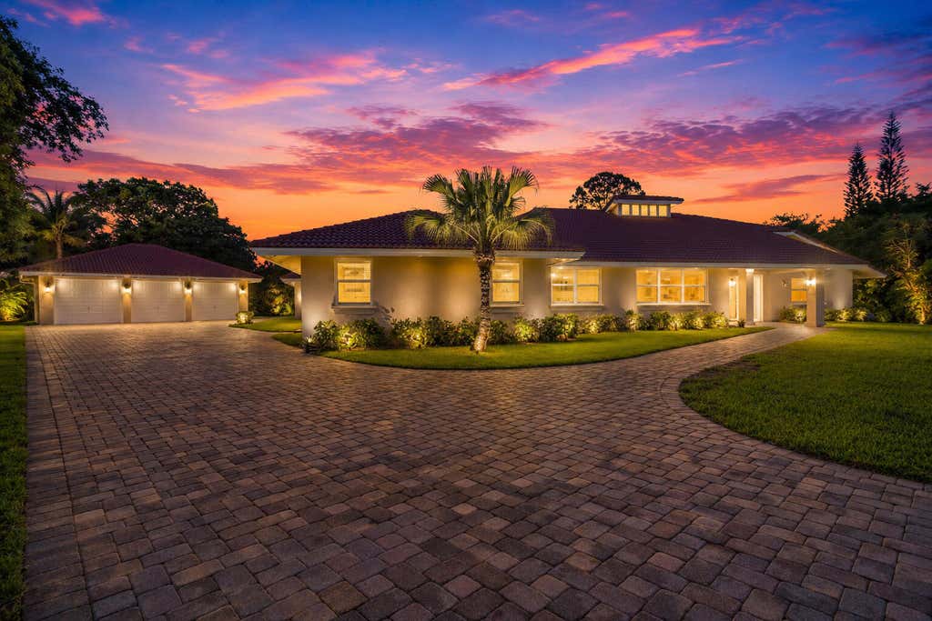 Photo of 22829 Horse Shoe Way, Boca Raton, FL 33428 (MLS # B26046900)