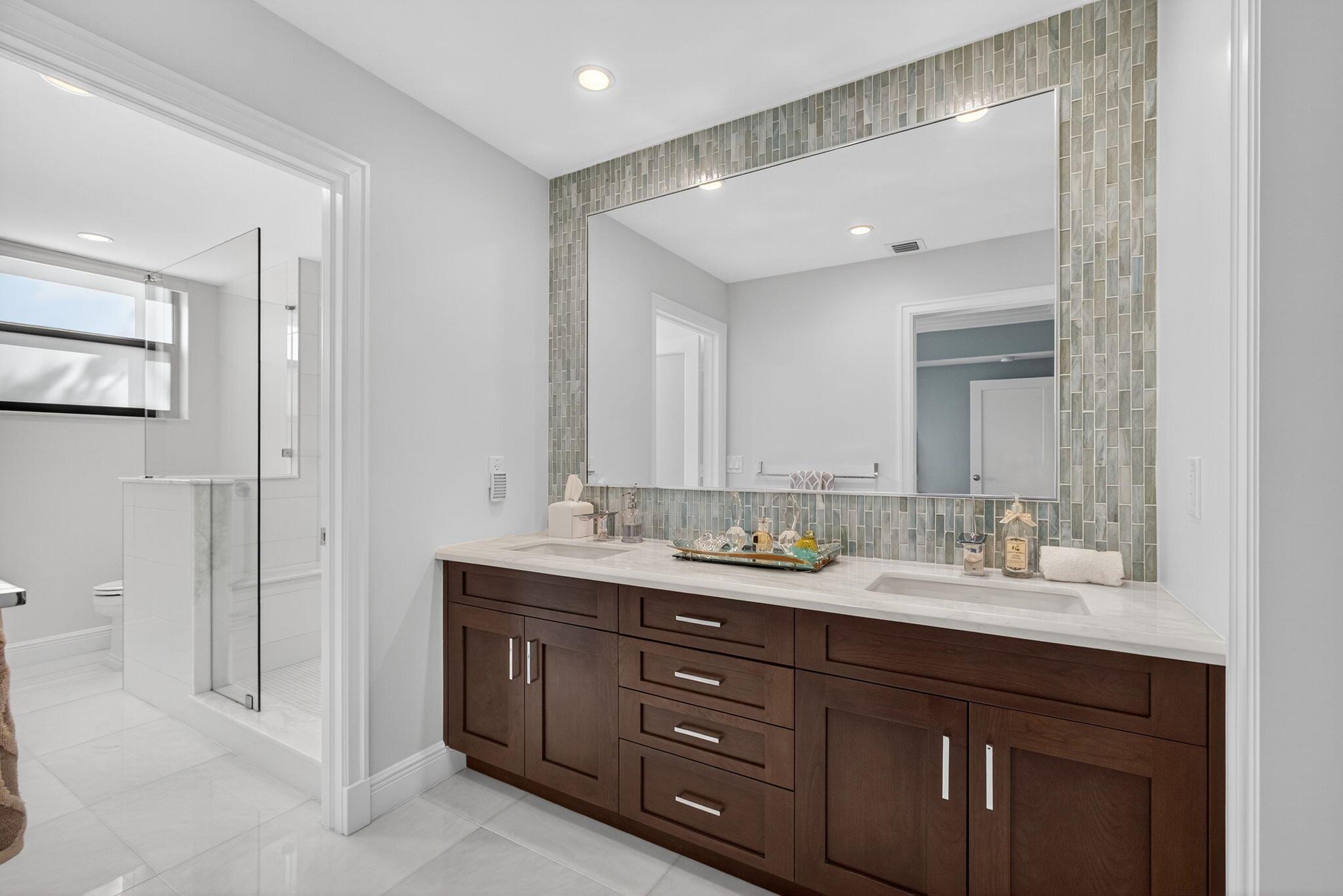 WEST BAY AT JONATHANS LAN - Residential