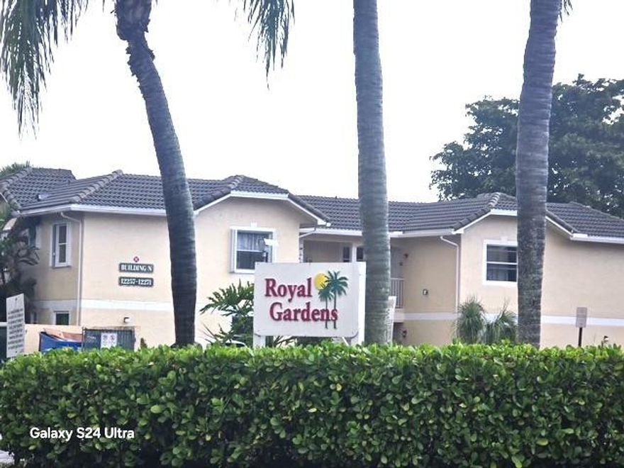 For Rent Spacious 2 Bedroom 2 Bathroom Laminated floor throughout, Laundry In, storage. Conveniently located within walking distance to Westchester Elementary School. Proximity to the Middle and High School, Parks, Sport Plex, Ice skating and Nature center. A+ Schools.  HOA requires 650 Credit Score