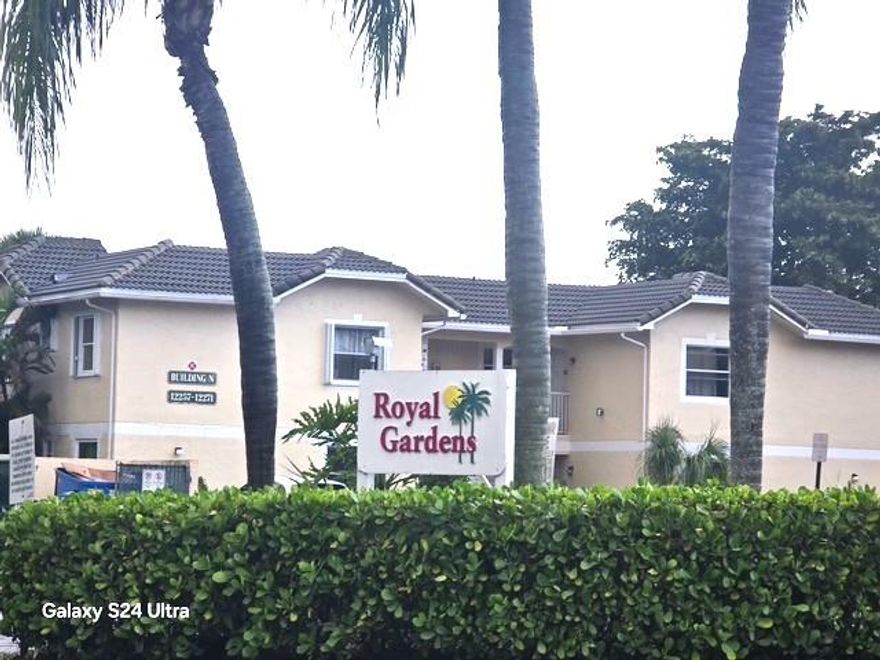 For Rent Spacious 2 Bedroom 2 Bathroom Laminated floor throughout, Laundry In, storage. Conveniently located within walking distance to Westchester Elementary School. Proximity to the Middle and High School, Parks, Sport Plex, Ice skating and Nature center. A+ Schools.  HOA requires 650 Credit Score