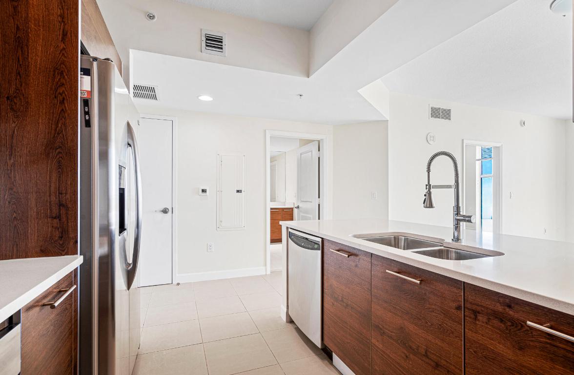 480 Hibiscus Street 829