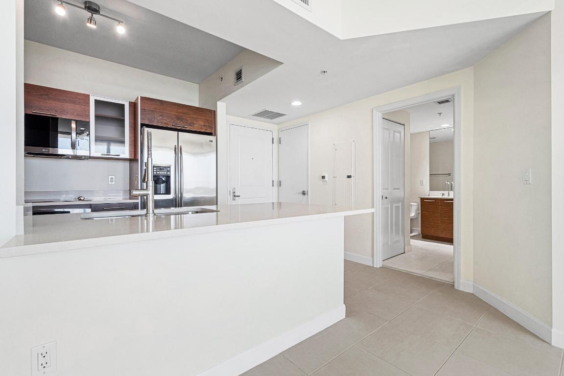 480 Hibiscus Street 829