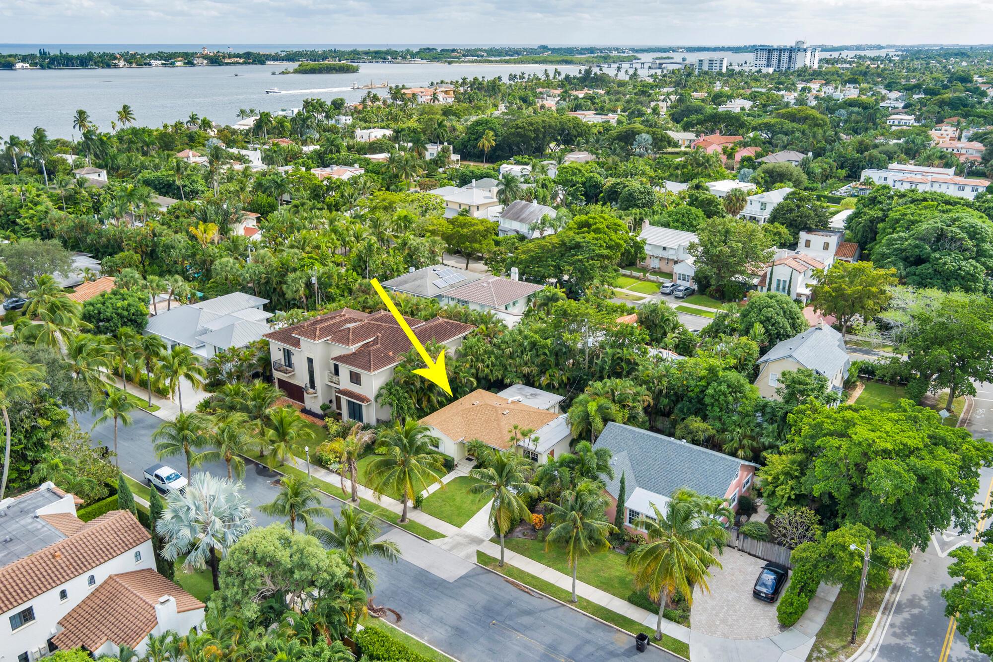 EL CID COURT IN - Land