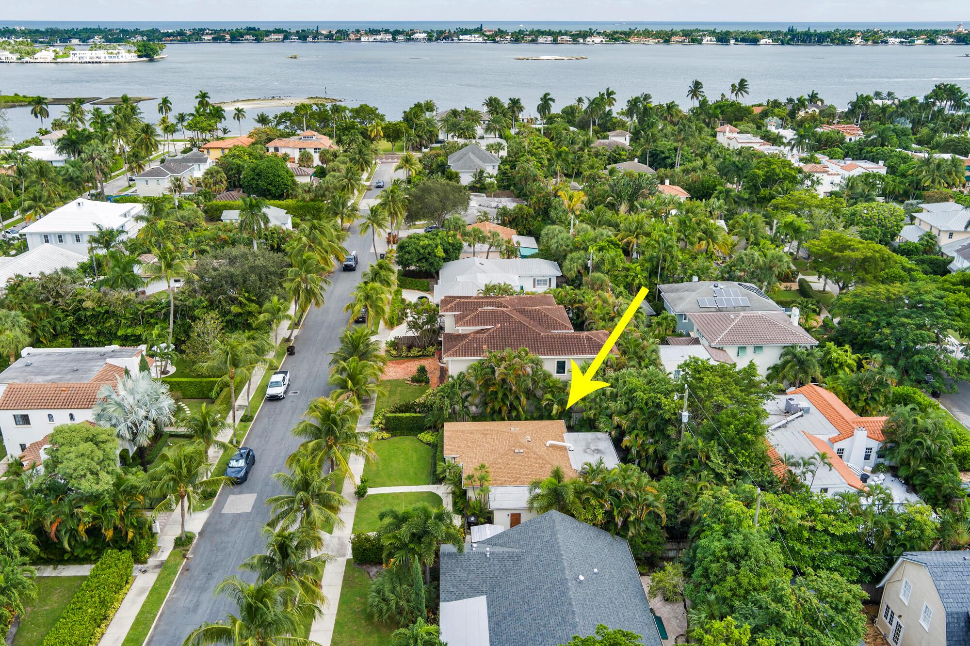 EL CID COURT IN - Land