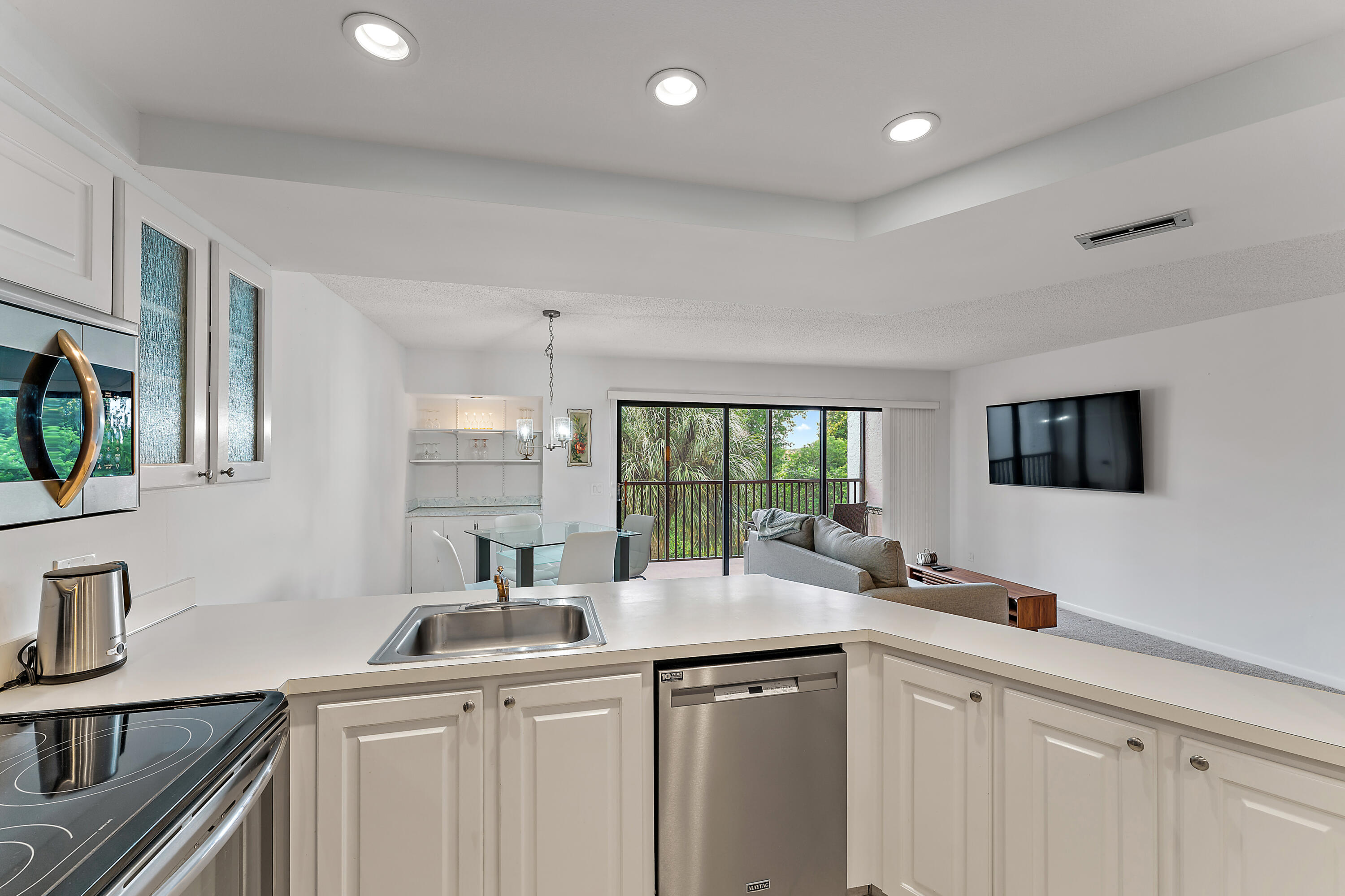 SEA RISE CONDO - Residential Lease