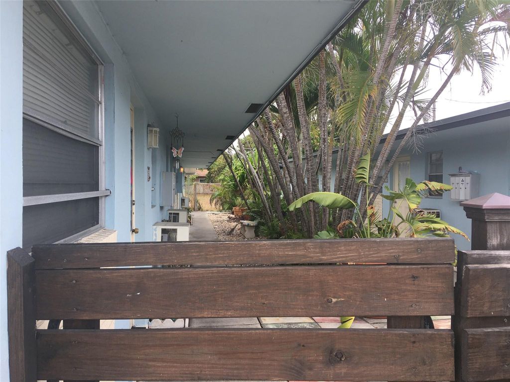 Photo of 2220 N 19th Avenue #7, Hollywood, FL 33020 (MLS # F10550245)