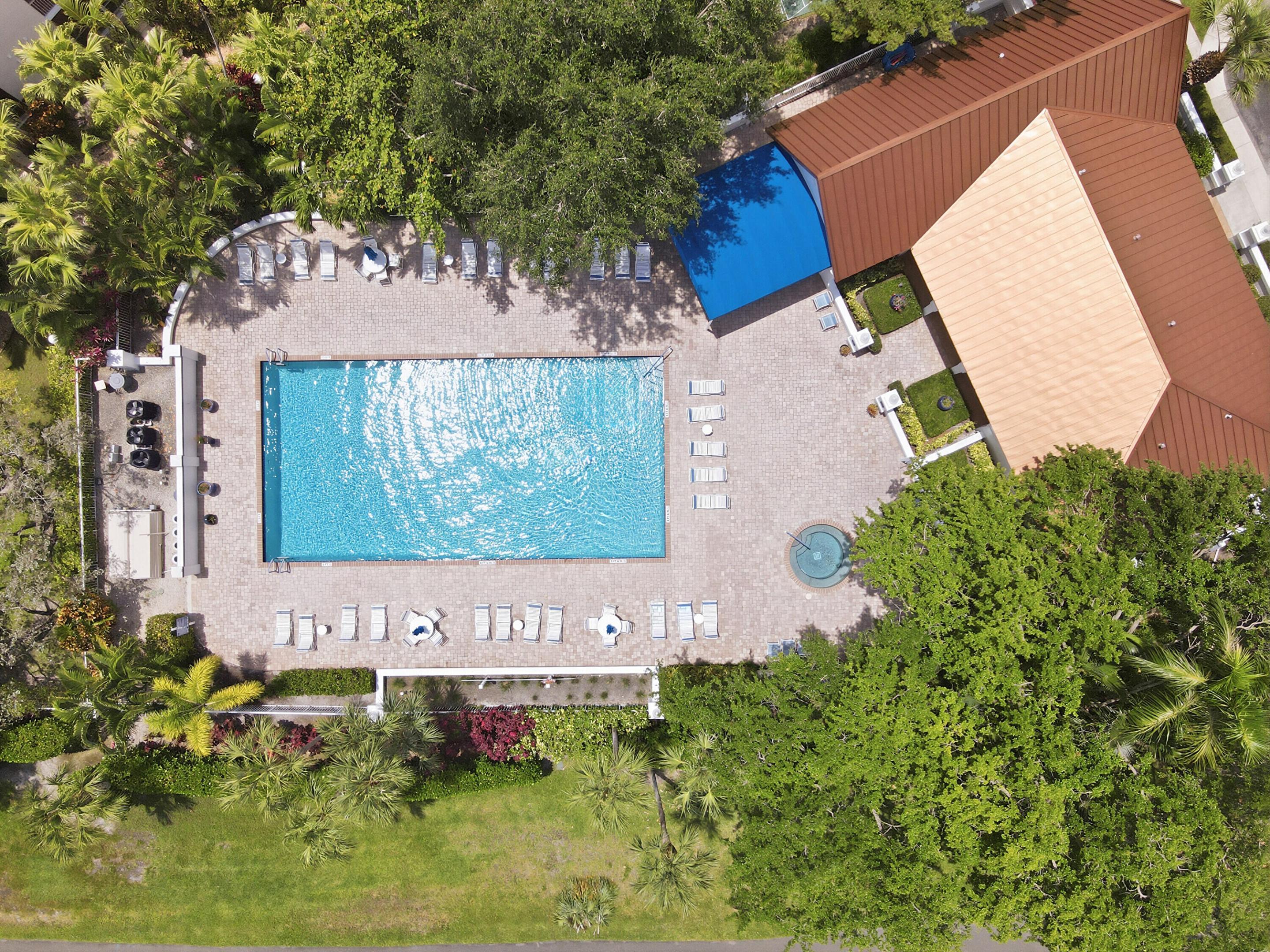 VIZCAYA TOWERS AT PALM-AIRE - Residential