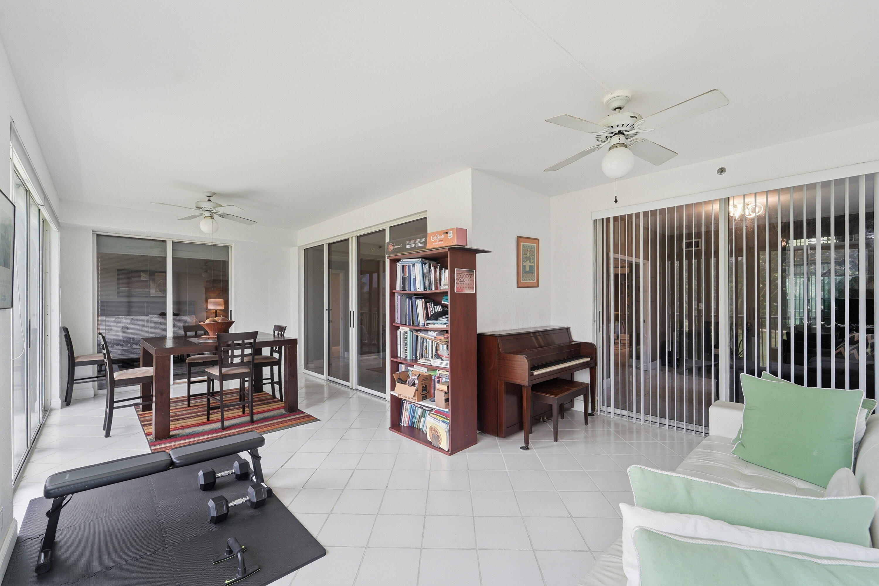 VIZCAYA TOWERS AT PALM-AIRE - Residential