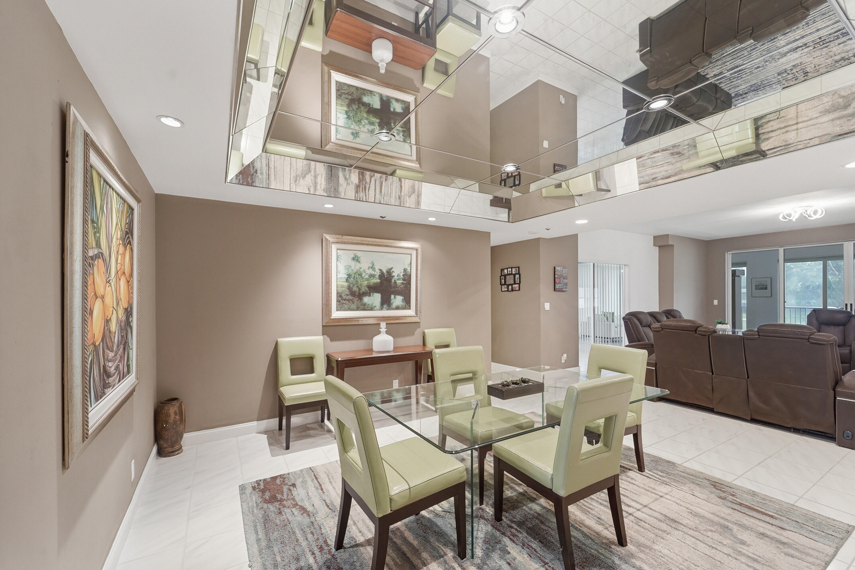 VIZCAYA TOWERS AT PALM-AIRE - Residential