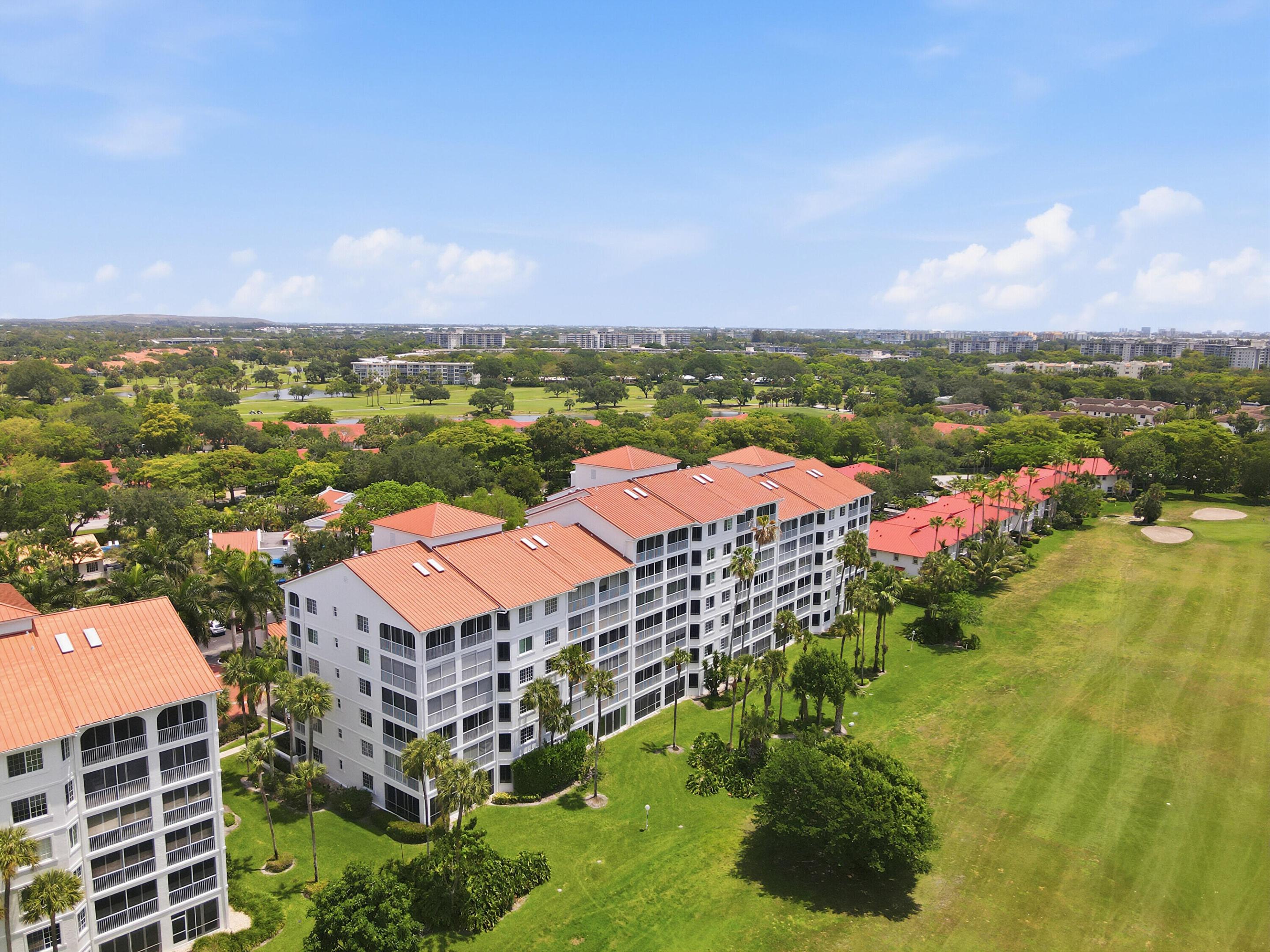 VIZCAYA TOWERS AT PALM-AIRE - Residential