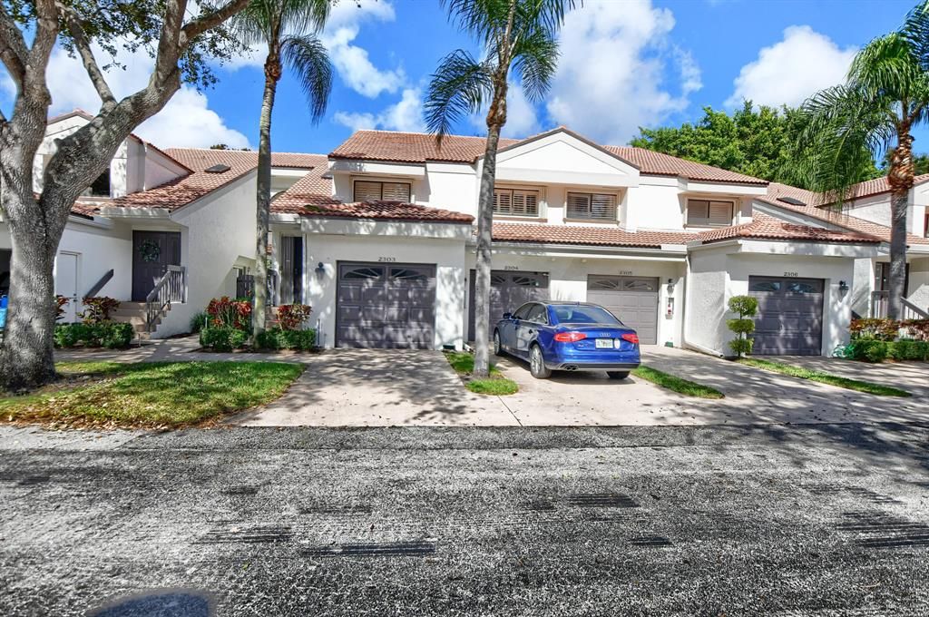 Photo of 2304 Aspen Way #2304, Boynton Beach, FL 33436 (MLS # R10862709)