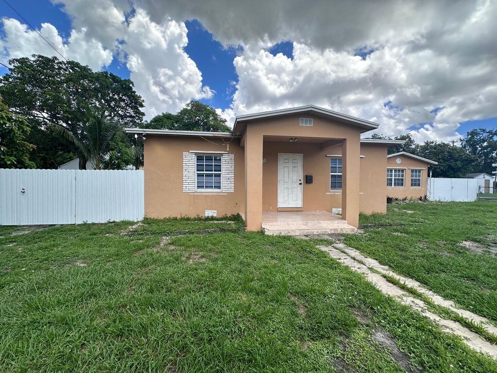 Photo of 5640 Tyler Street, Hollywood, FL 33021 (MLS # R11169371)