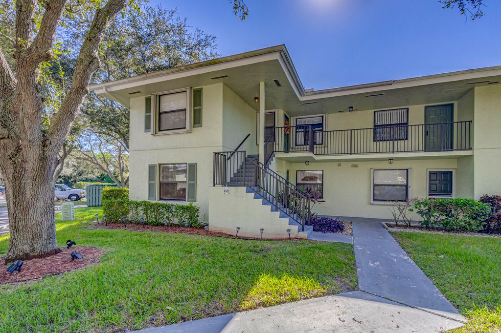 Photo of 601 Sabal Ridge Circle #A, Palm Beach Gardens, FL 33418 (MLS # B26029967)