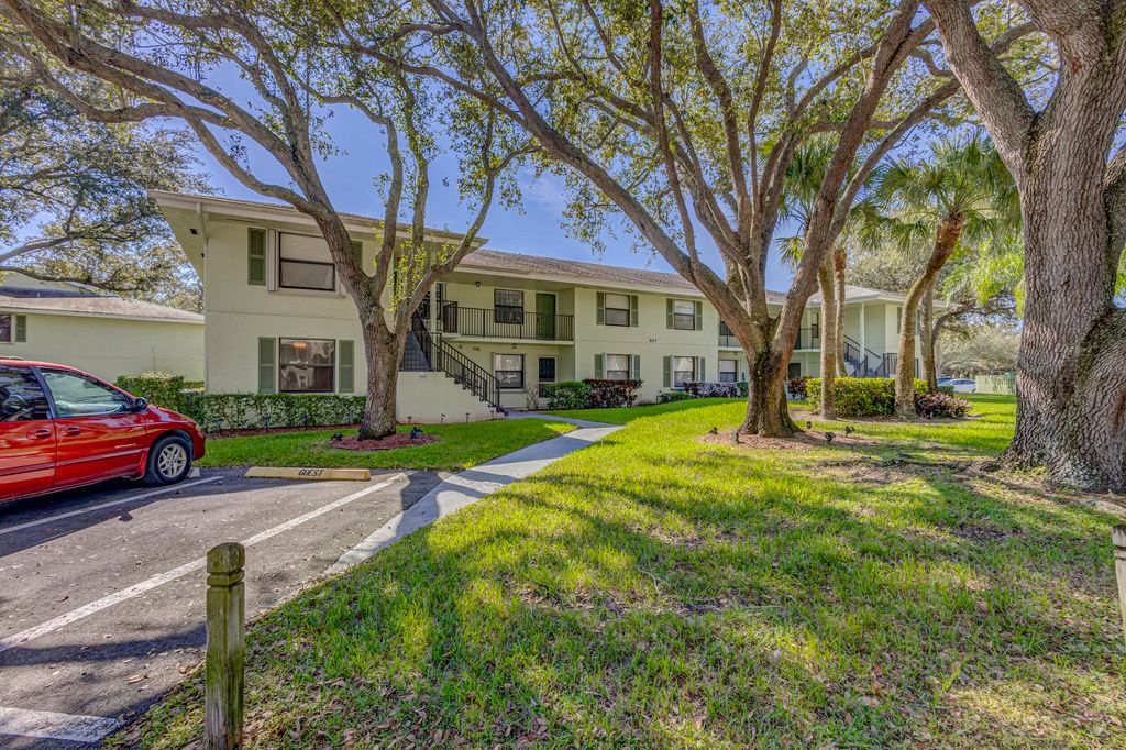 Photo of 601 Sabal Ridge Circle #A, Palm Beach Gardens, FL 33418 (MLS # B26029967)