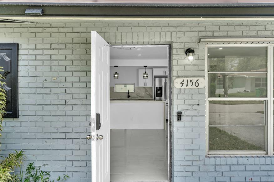 4156 SW 49th Court