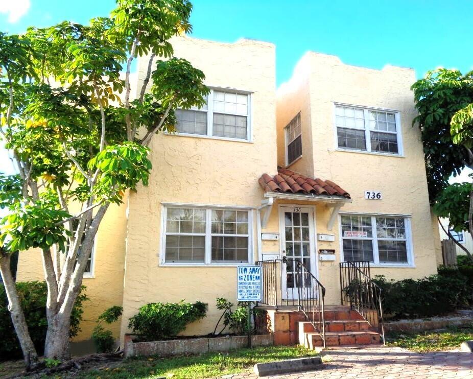 Clean and spacious one-bedroom apartment available in ideal West Palm location. Less than 5 min away from downtown West Palm, beach, I95 and airport. Move-In Ready: No need to worry about renovations