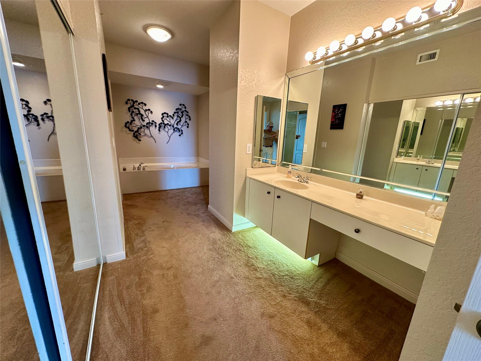 Kings Point - Southampton - Residential