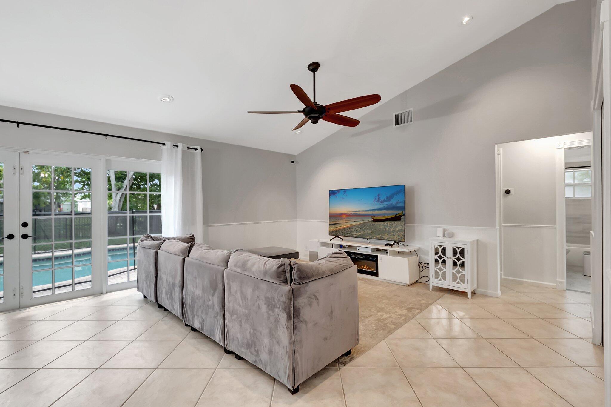 AMERICAN HOMES AT BOCA RATON 7 - Residential Lease
