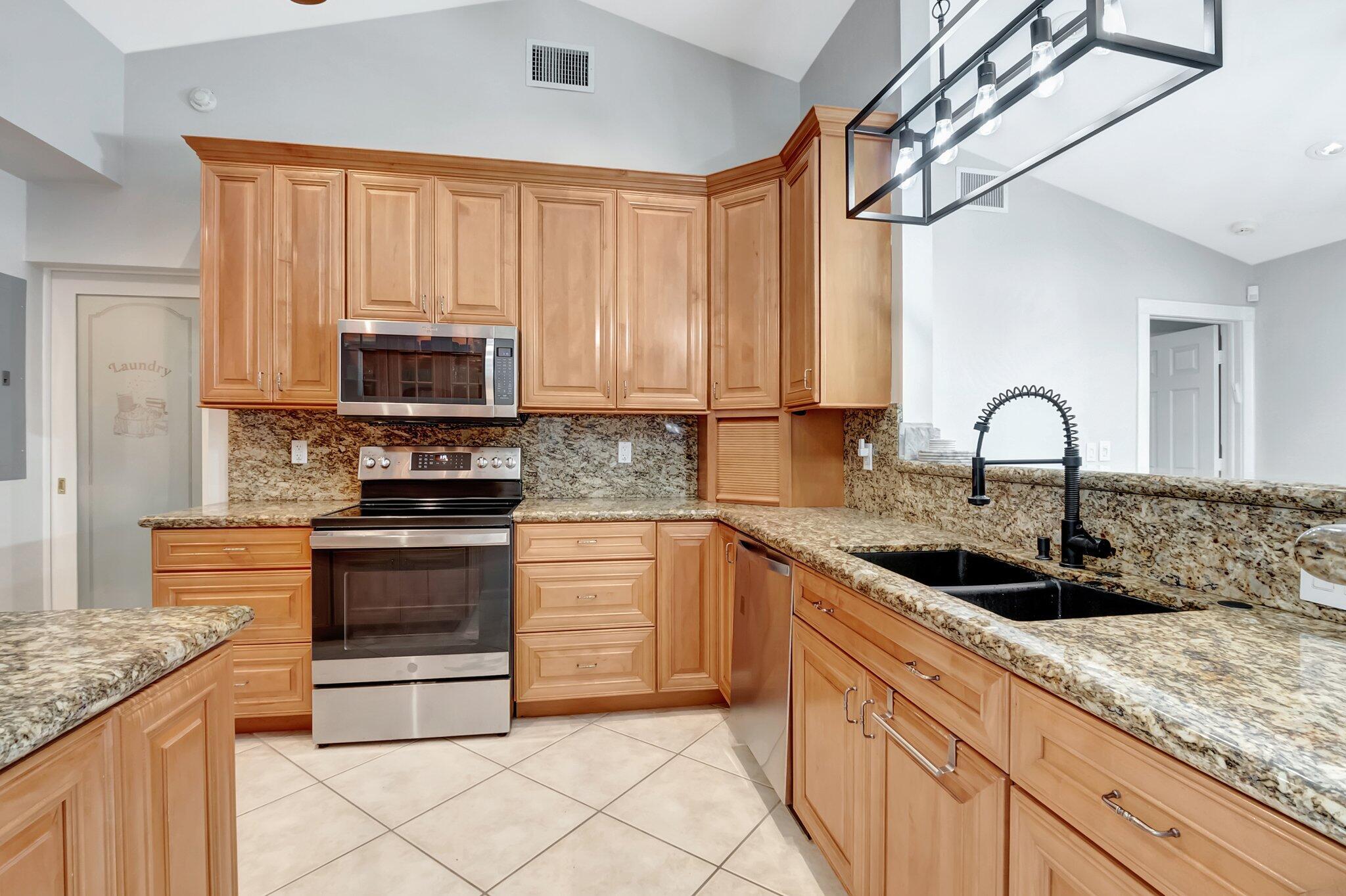 AMERICAN HOMES AT BOCA RATON 7 - Residential Lease