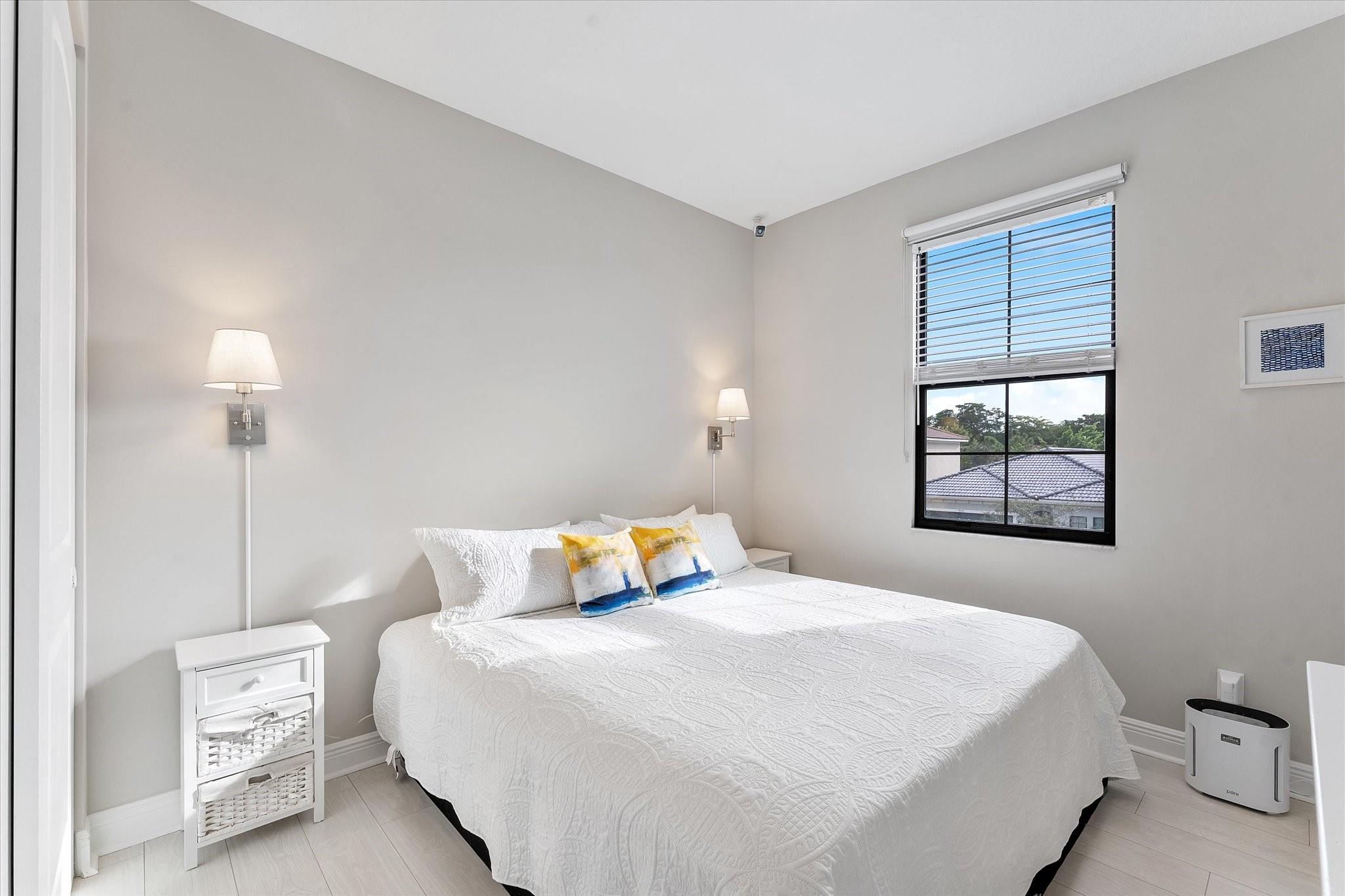 Coral Lago 182-31 B - Residential