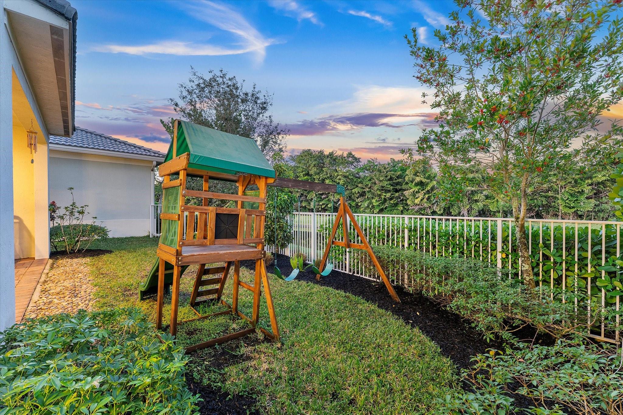 Coral Lago 182-31 B - Residential