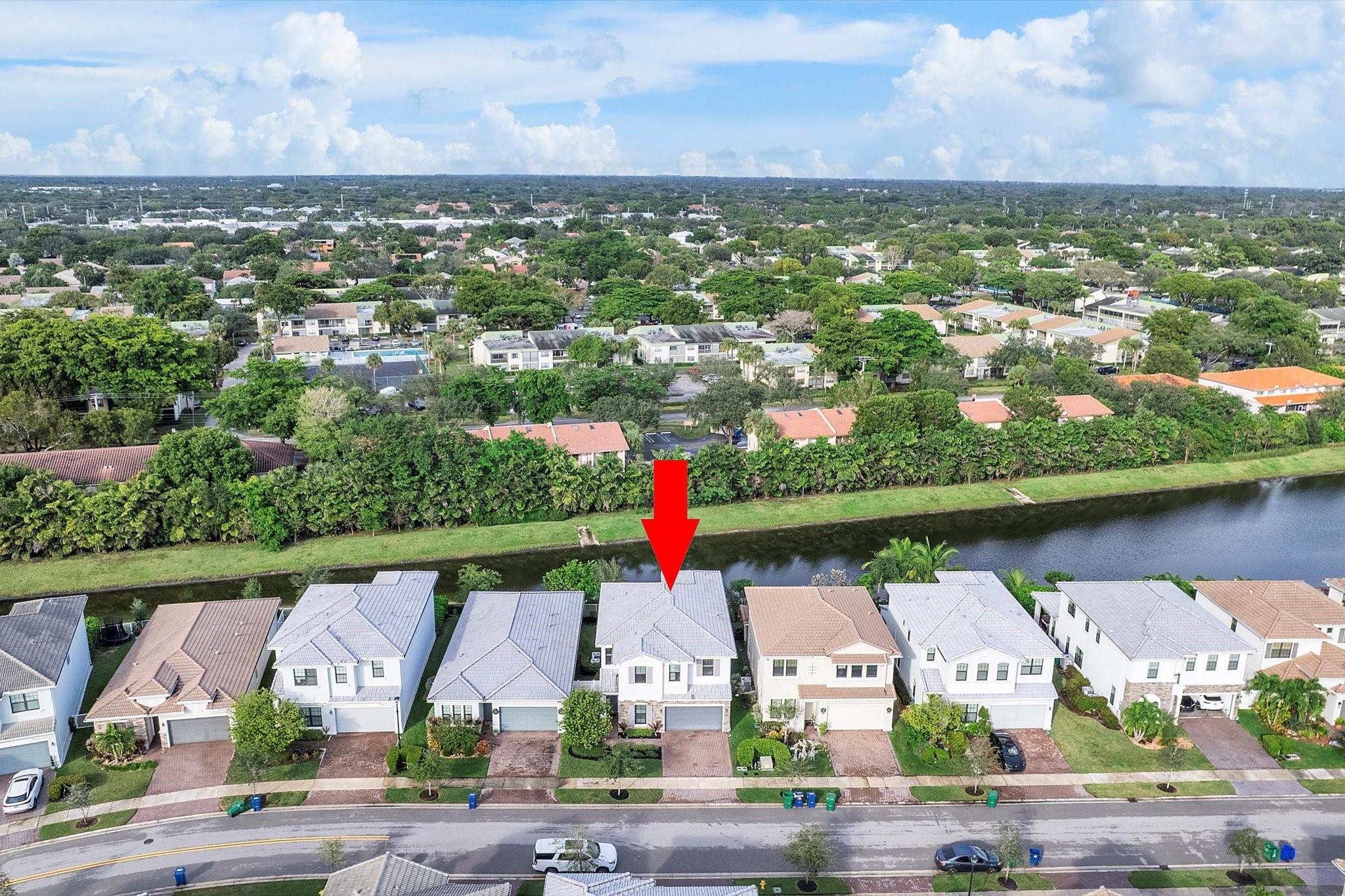 Coral Lago 182-31 B - Residential