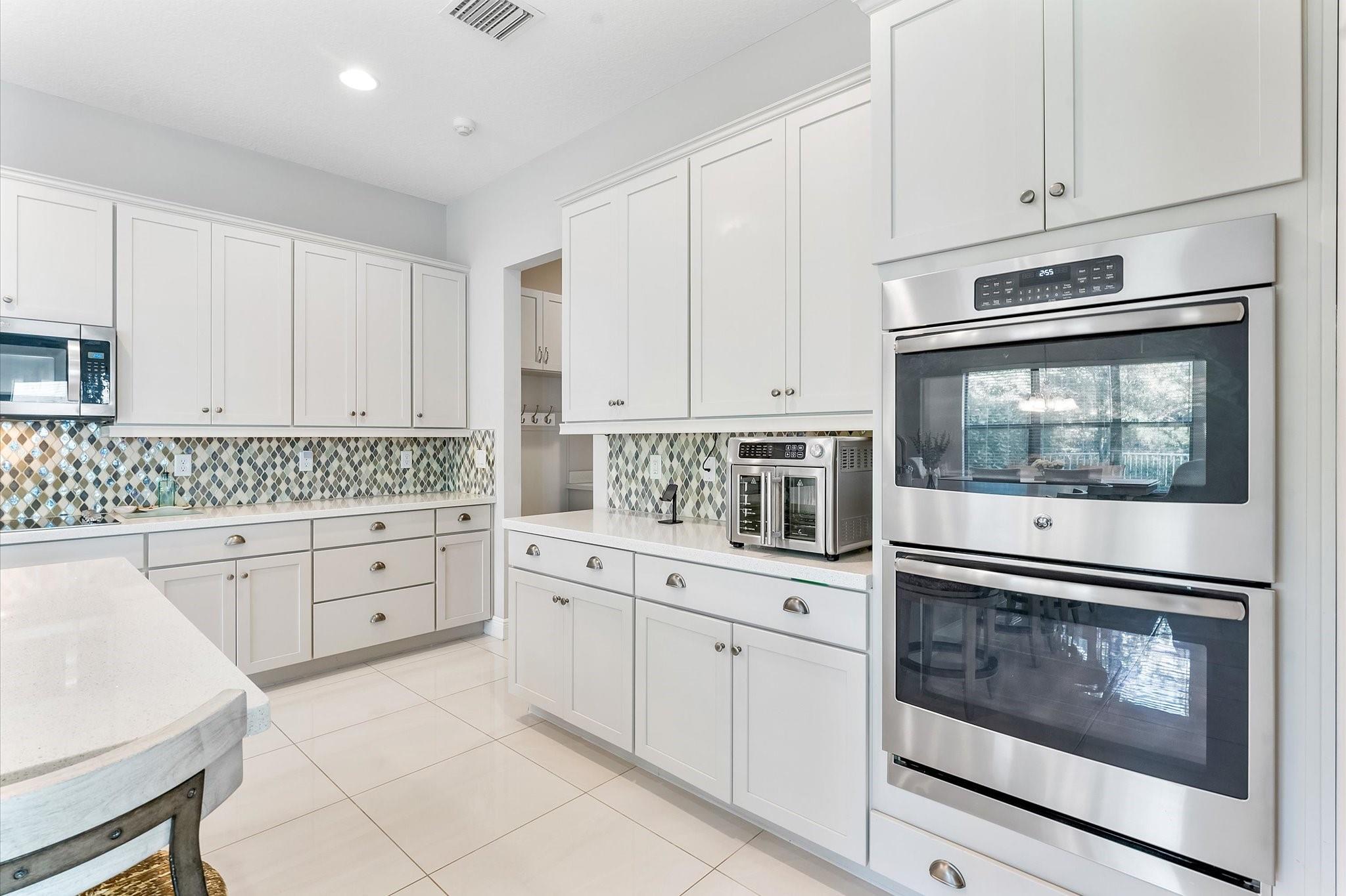 Coral Lago 182-31 B - Residential