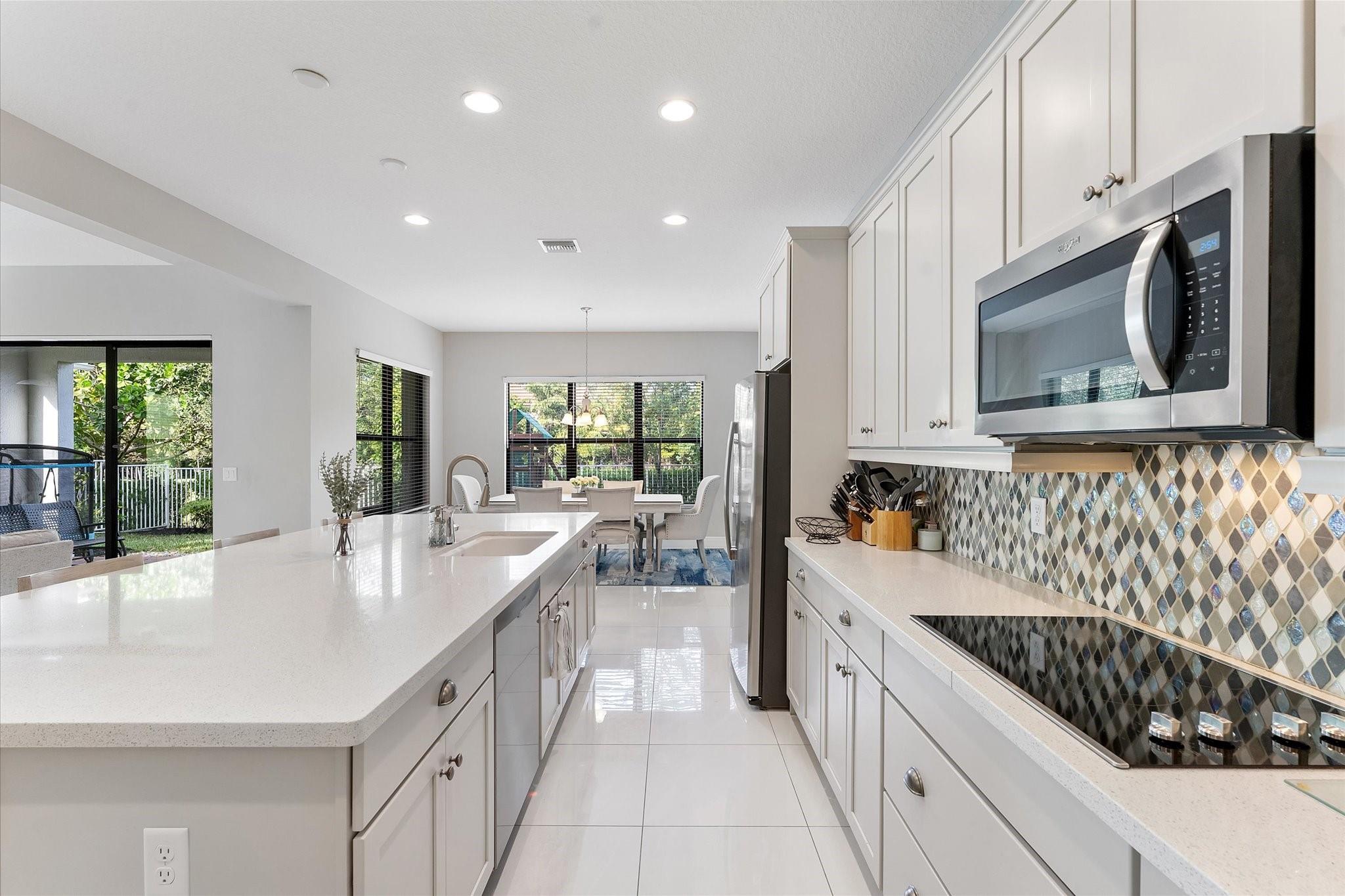 Coral Lago 182-31 B - Residential