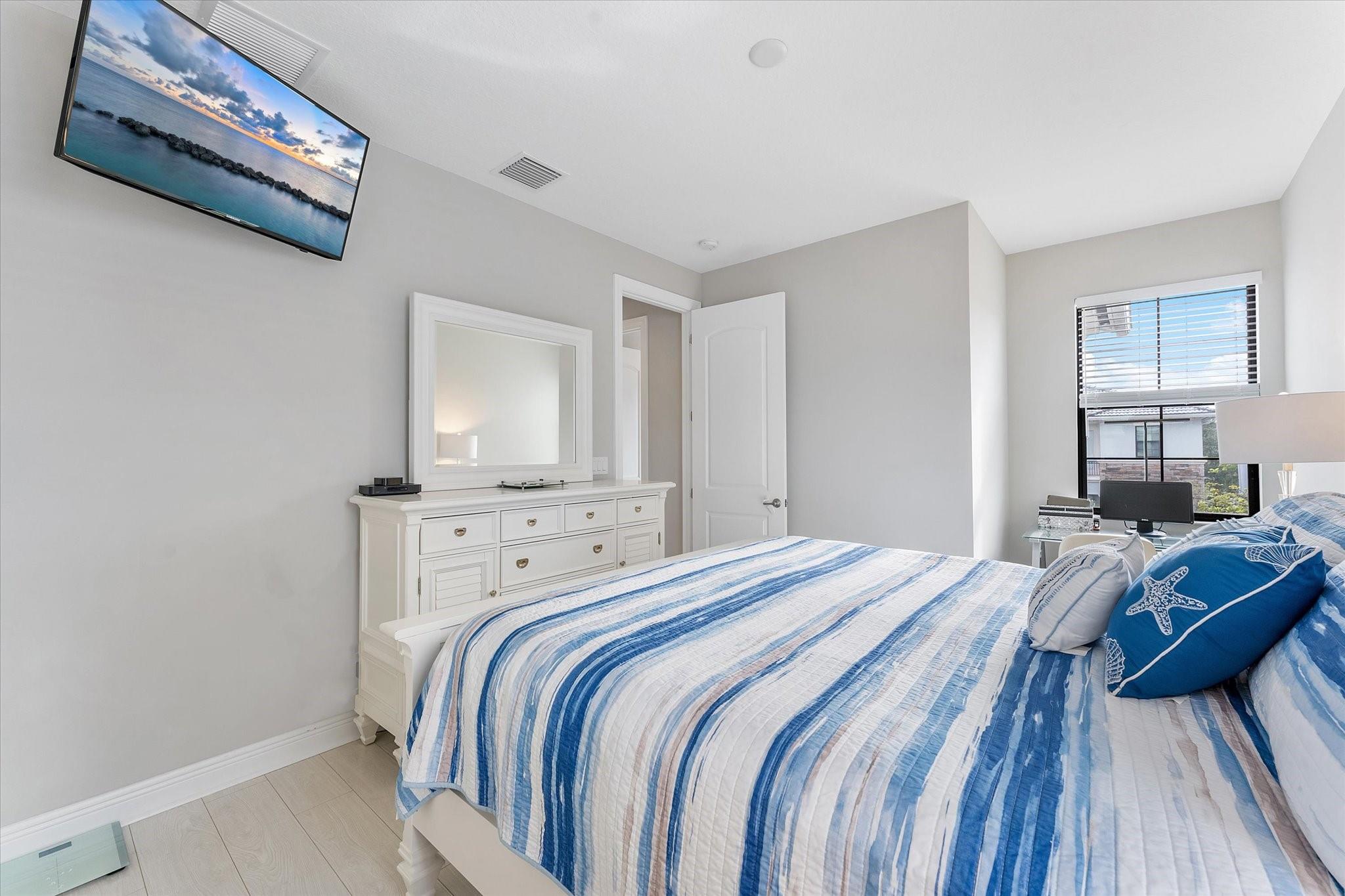 Coral Lago 182-31 B - Residential