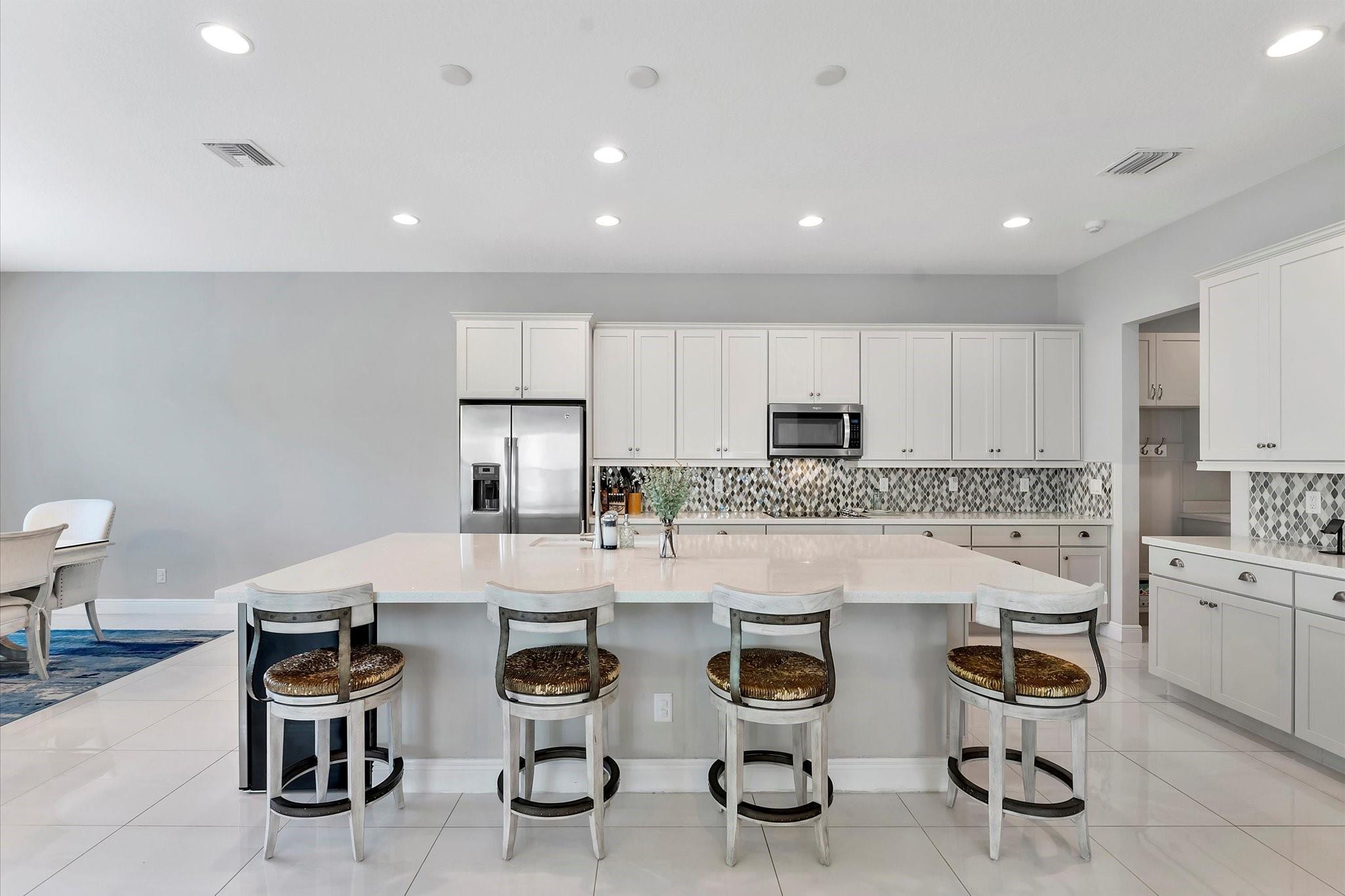 Coral Lago 182-31 B - Residential