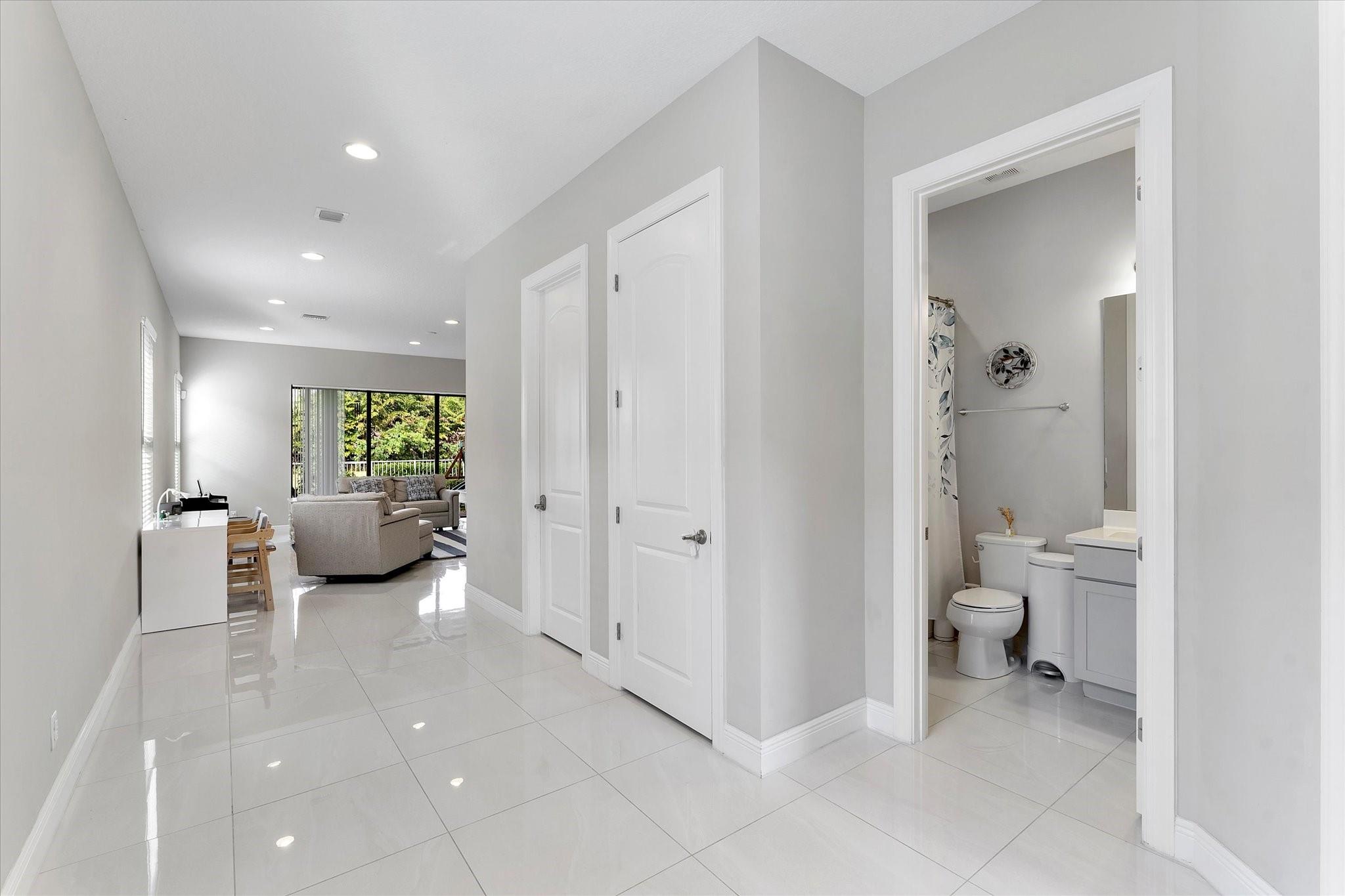 Coral Lago 182-31 B - Residential