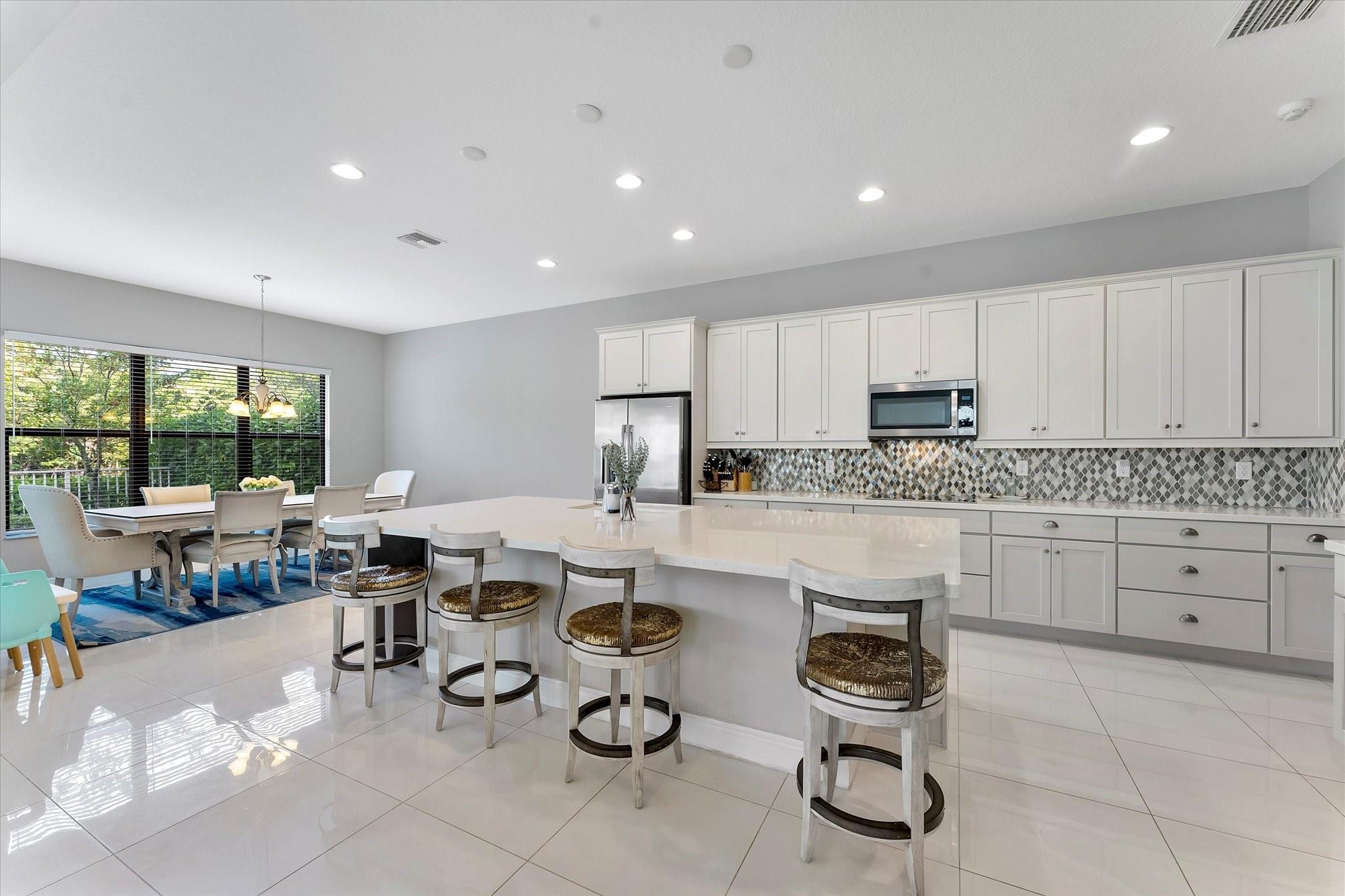 Coral Lago 182-31 B - Residential