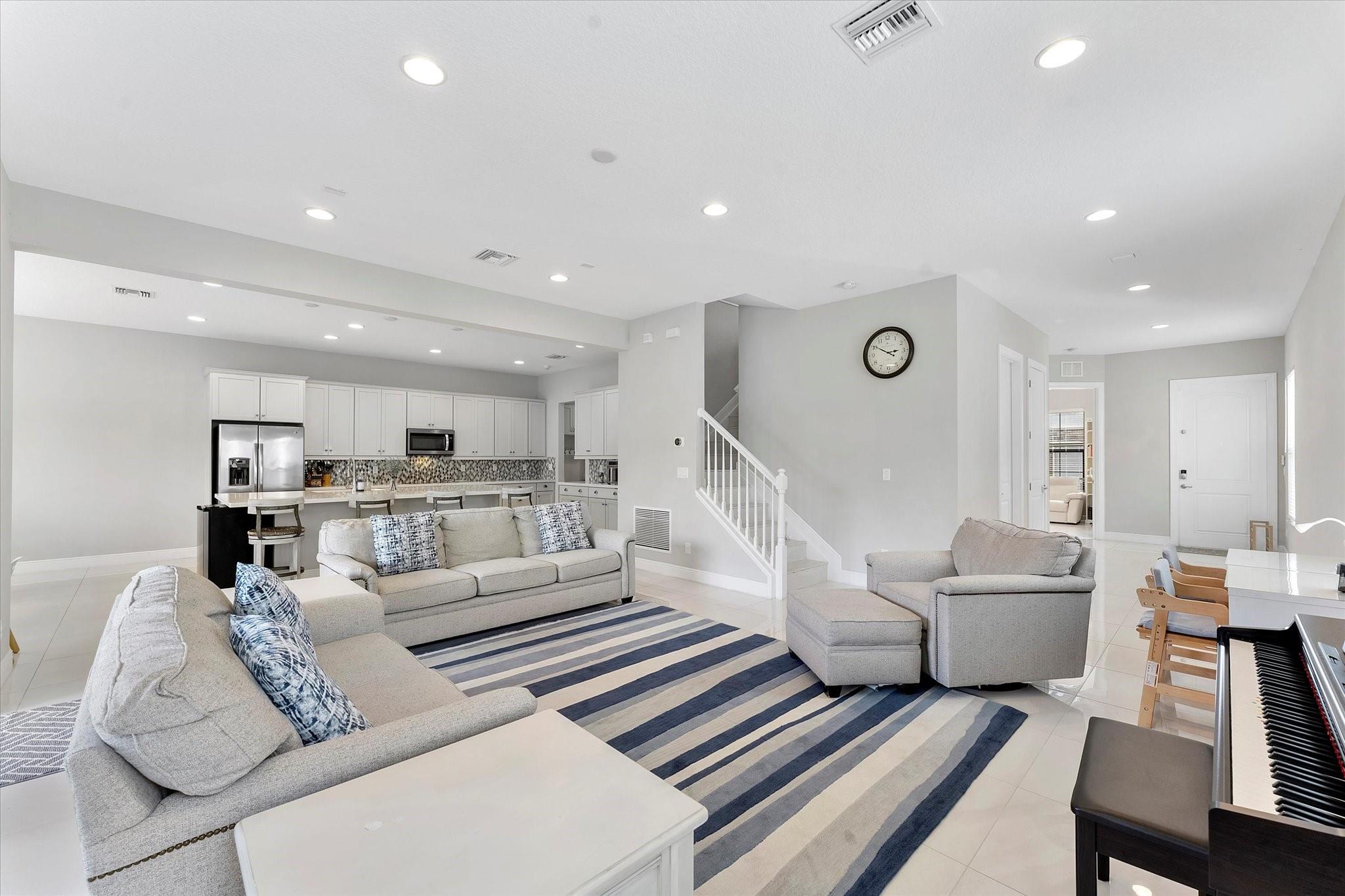 Coral Lago 182-31 B - Residential