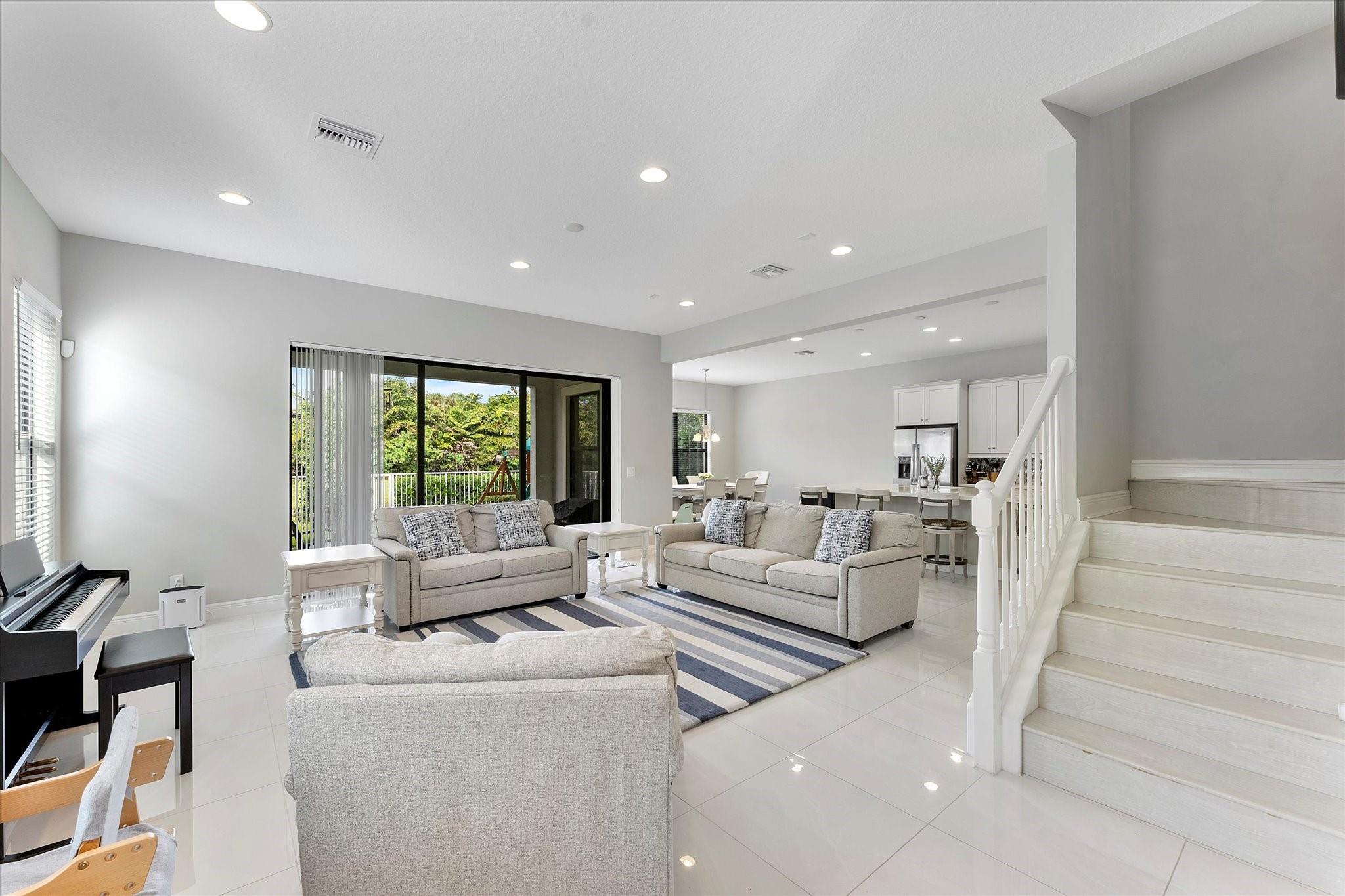 Coral Lago 182-31 B - Residential