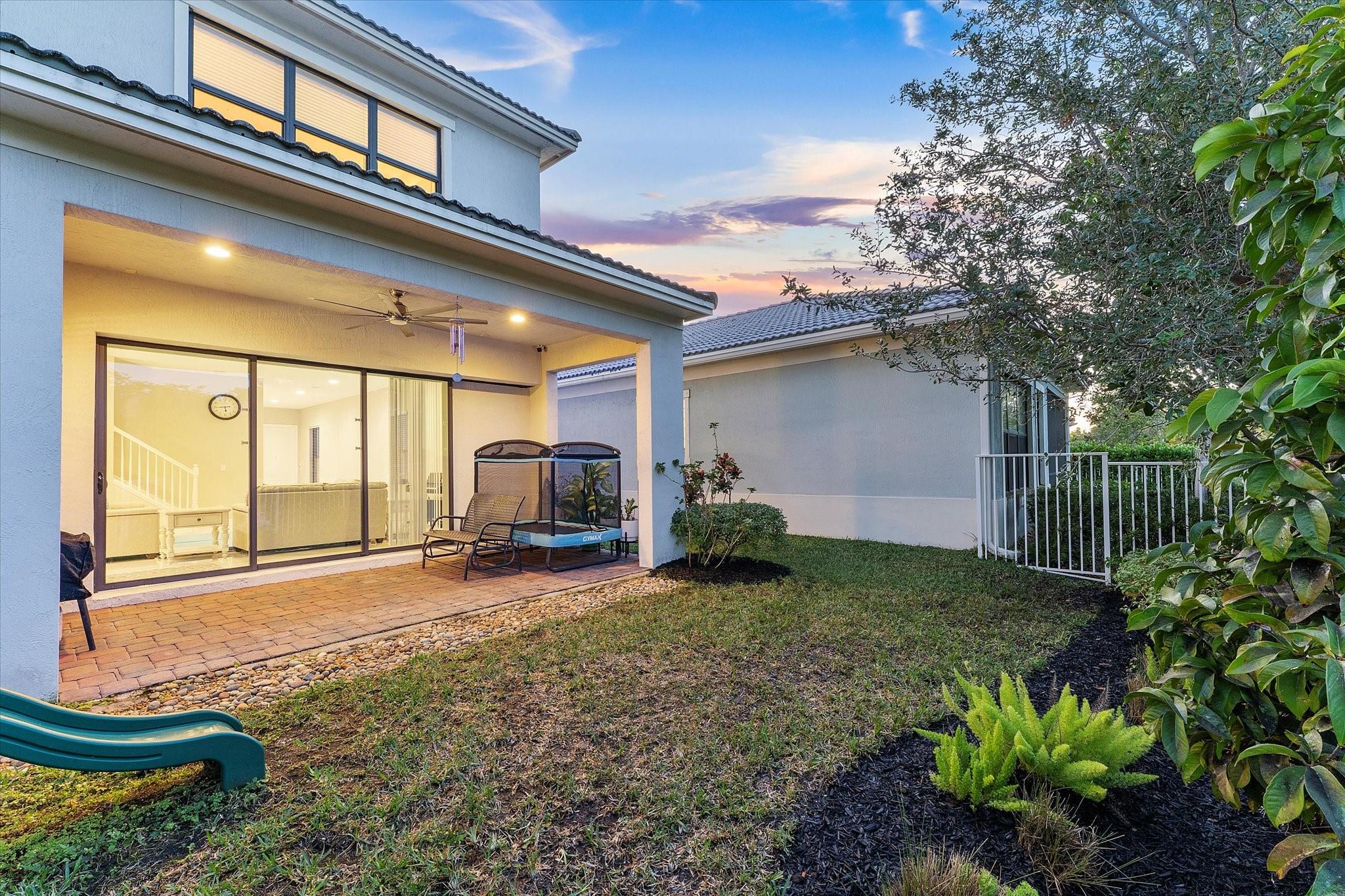 Coral Lago 182-31 B - Residential