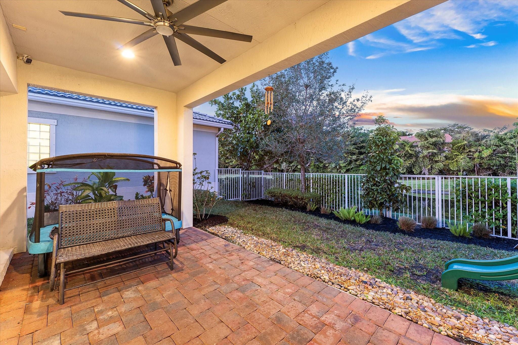 Coral Lago 182-31 B - Residential