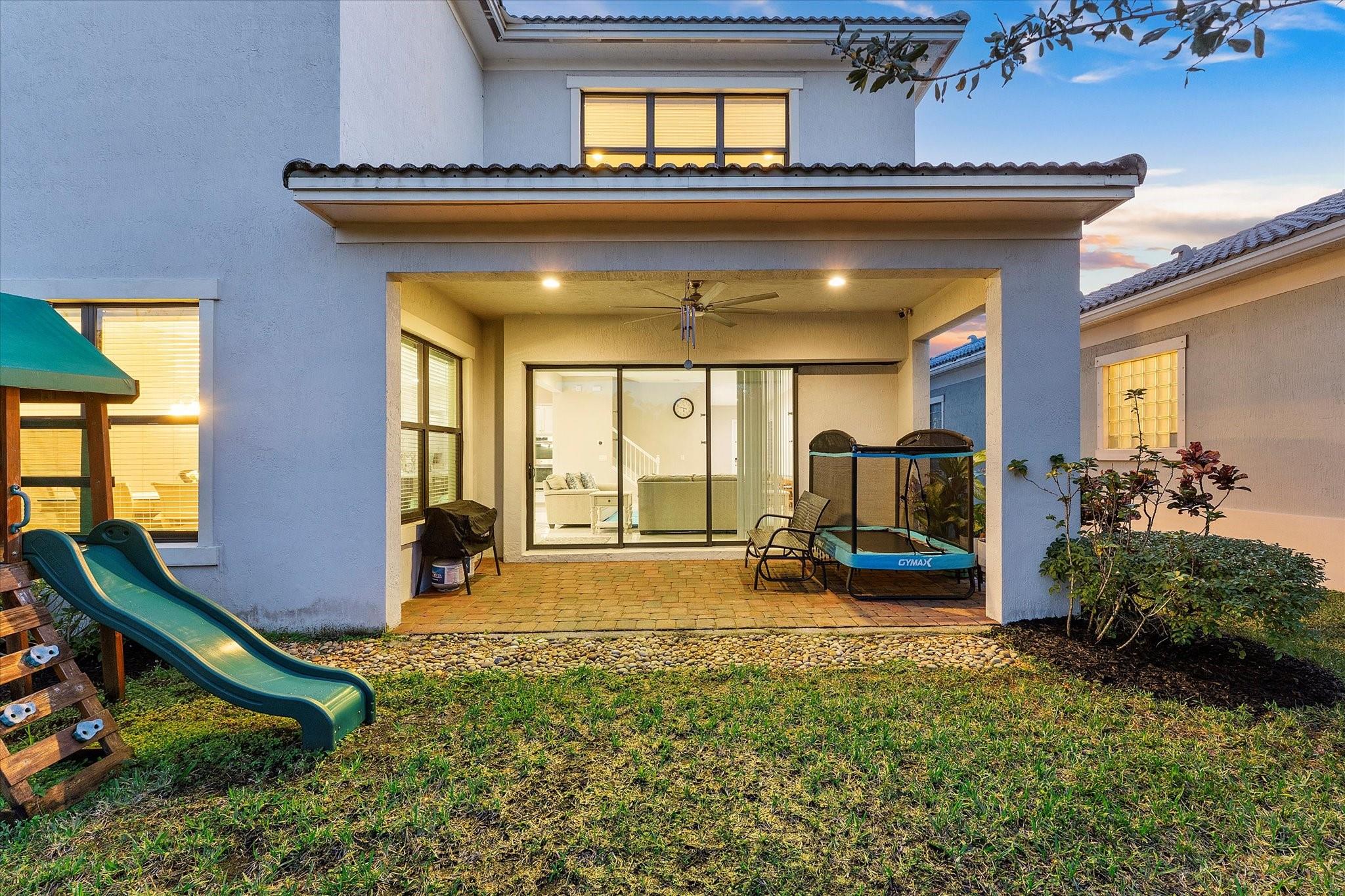 Coral Lago 182-31 B - Residential