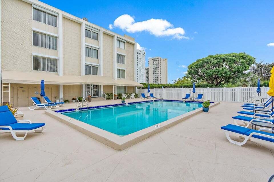 VIKING ARMS CONDO - Residential