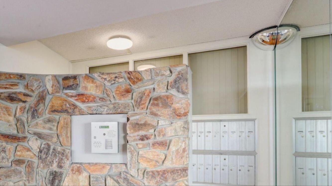 VIKING ARMS CONDO - Residential
