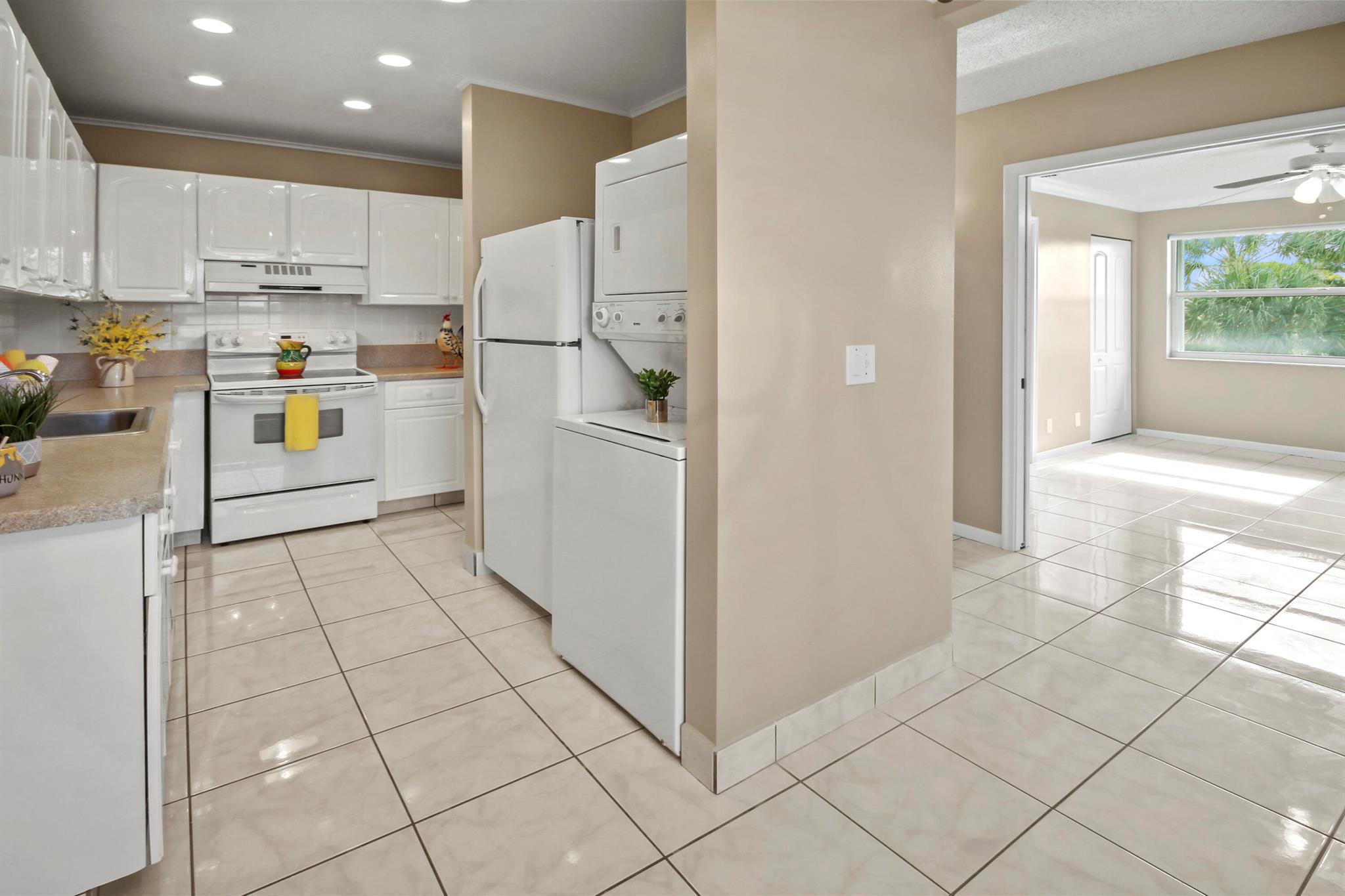 1421 NW 20th Avenue 204