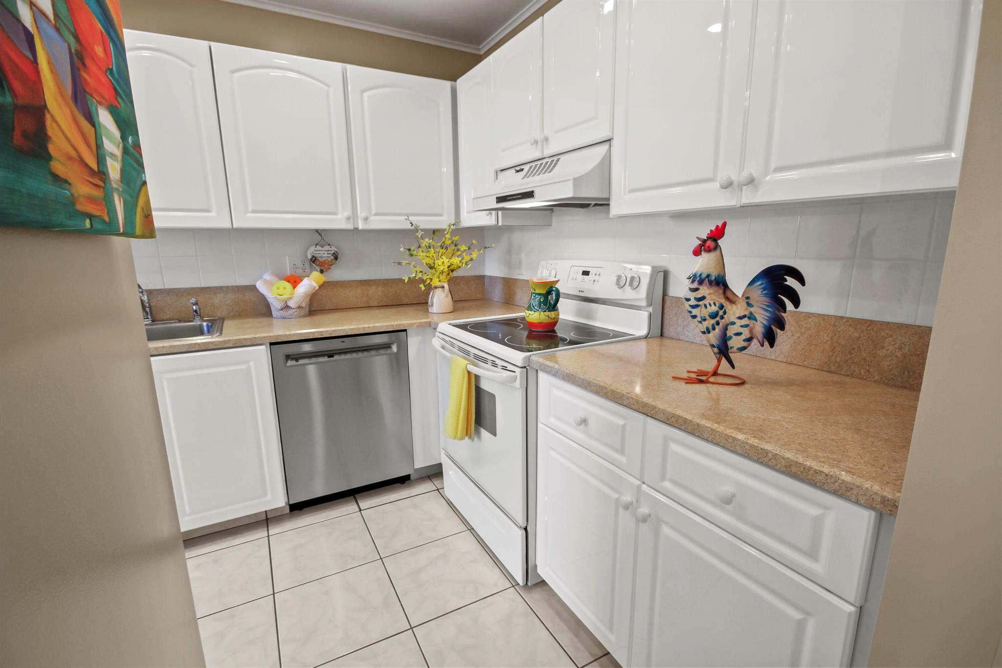 1421 NW 20th Avenue 204