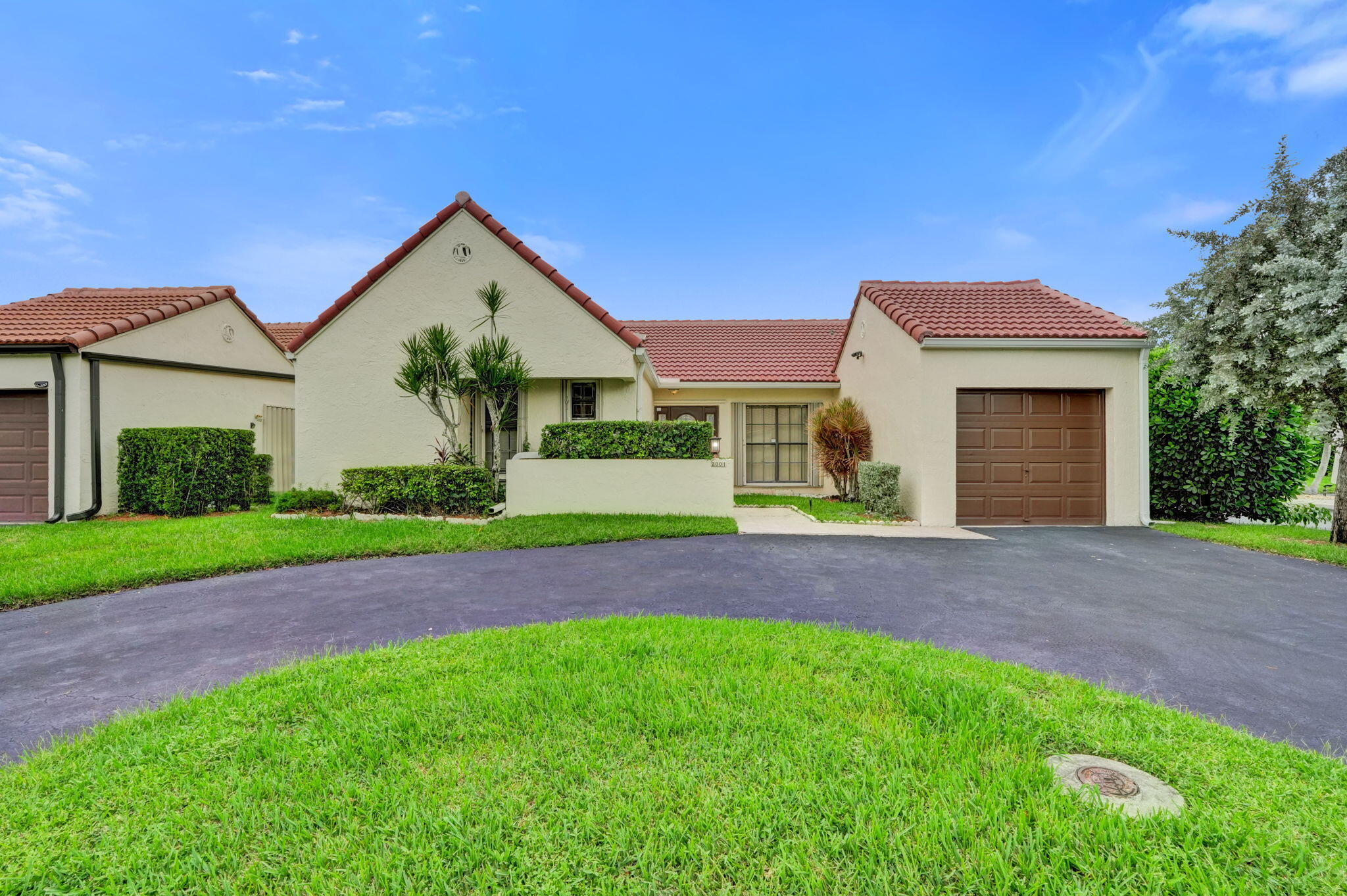 2001 Maplewood Drive