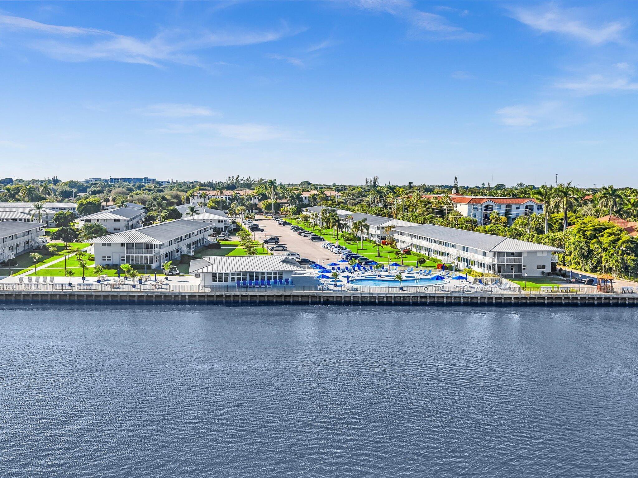 HAMPSHIRE GARDENSTWENTY F - Residential