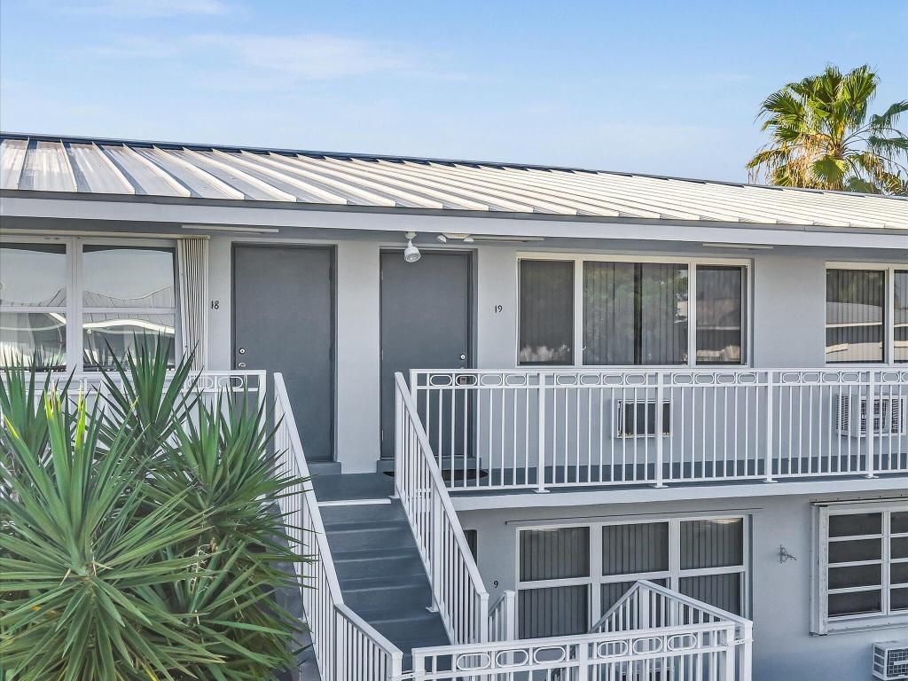 Photo of 2542 S Federal Highway #0190, Boynton Beach, FL 33435 (MLS # R11142888)