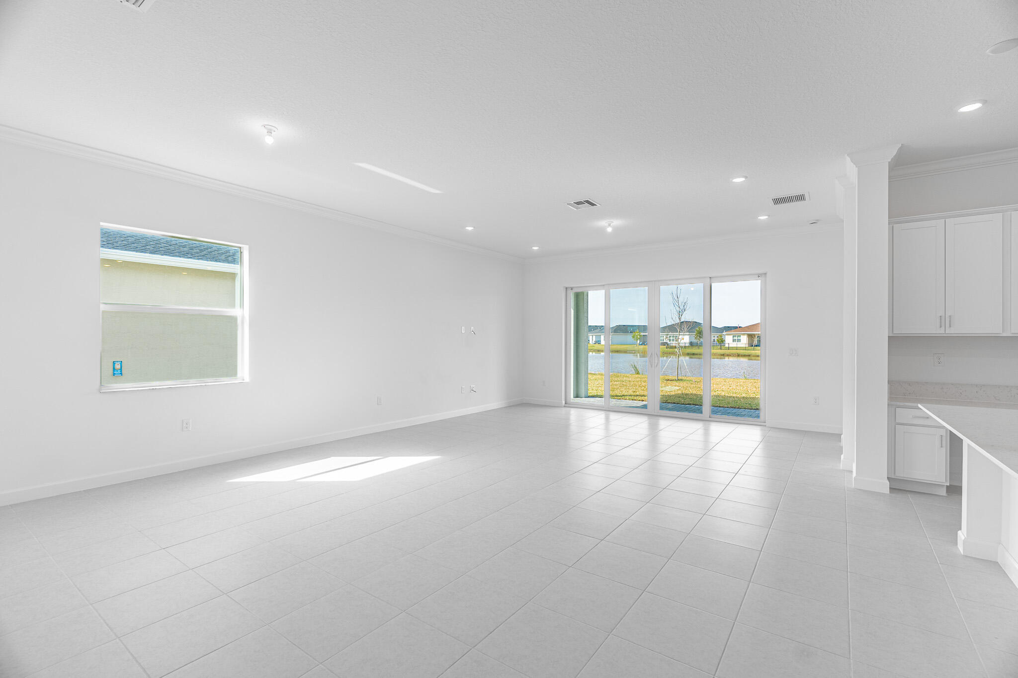 REPLAT OF VERANDA PRESERVE EAST - Residential Lease