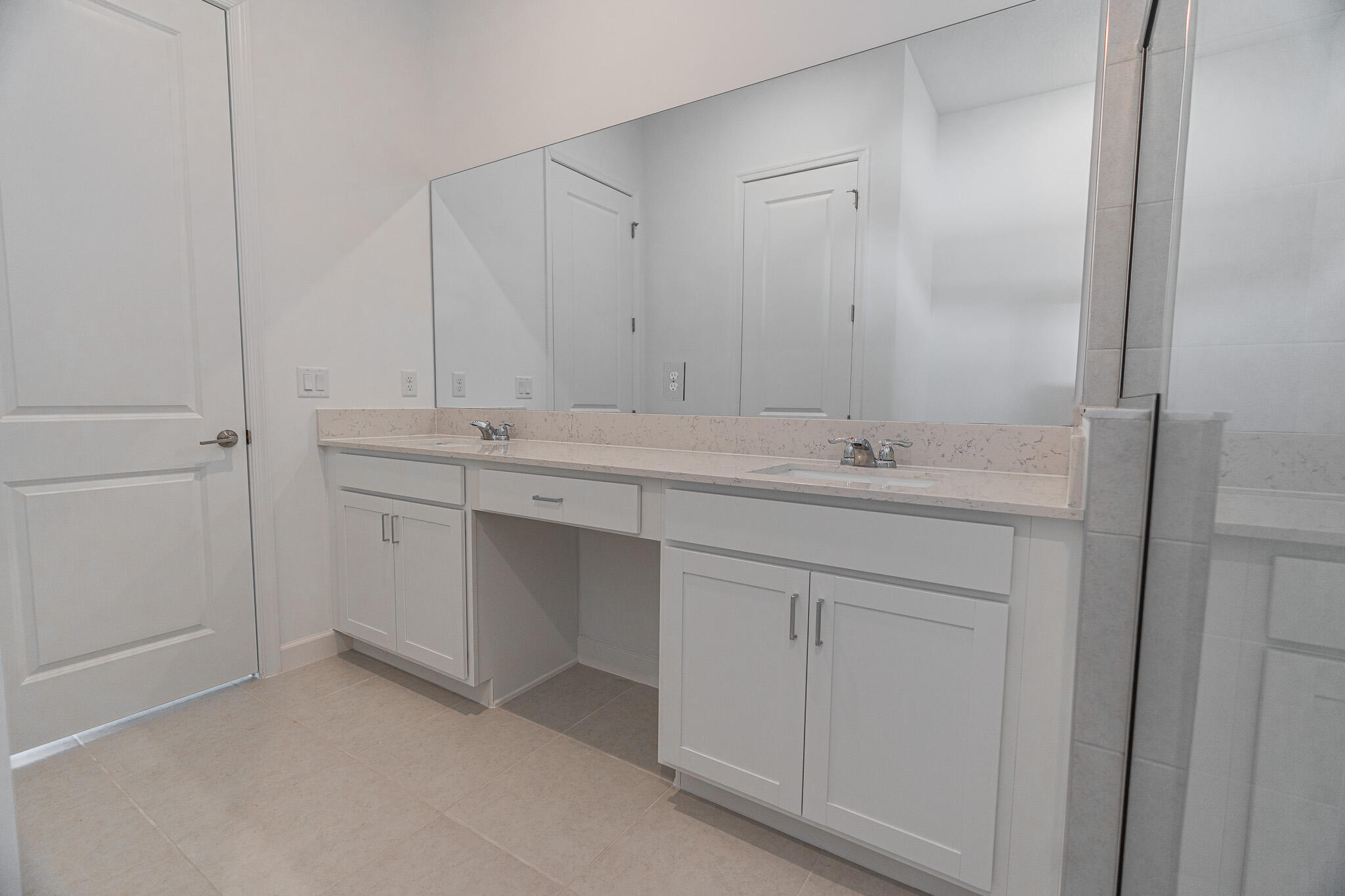 REPLAT OF VERANDA PRESERVE EAST - Residential Lease