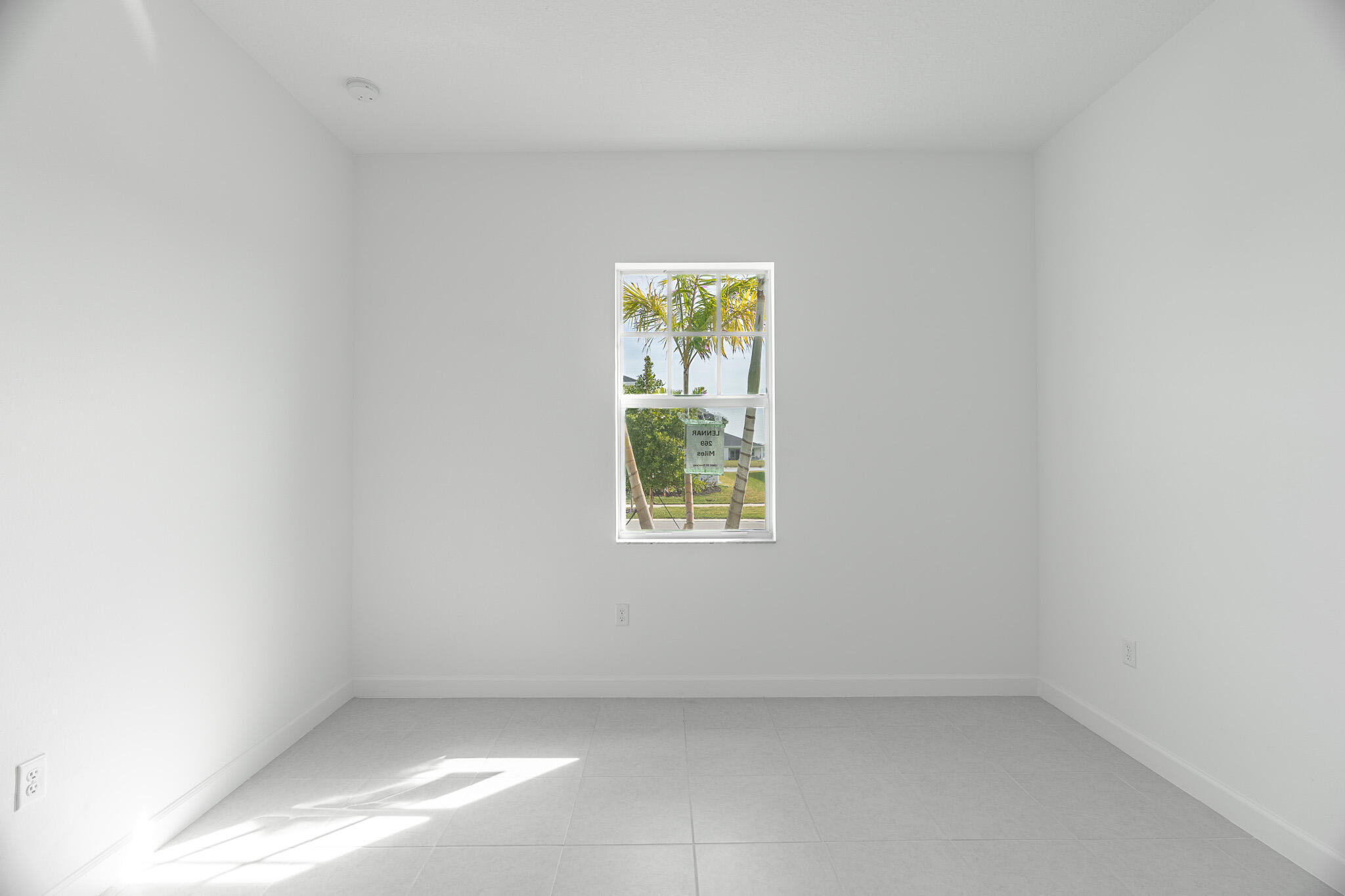 REPLAT OF VERANDA PRESERVE EAST - Residential Lease