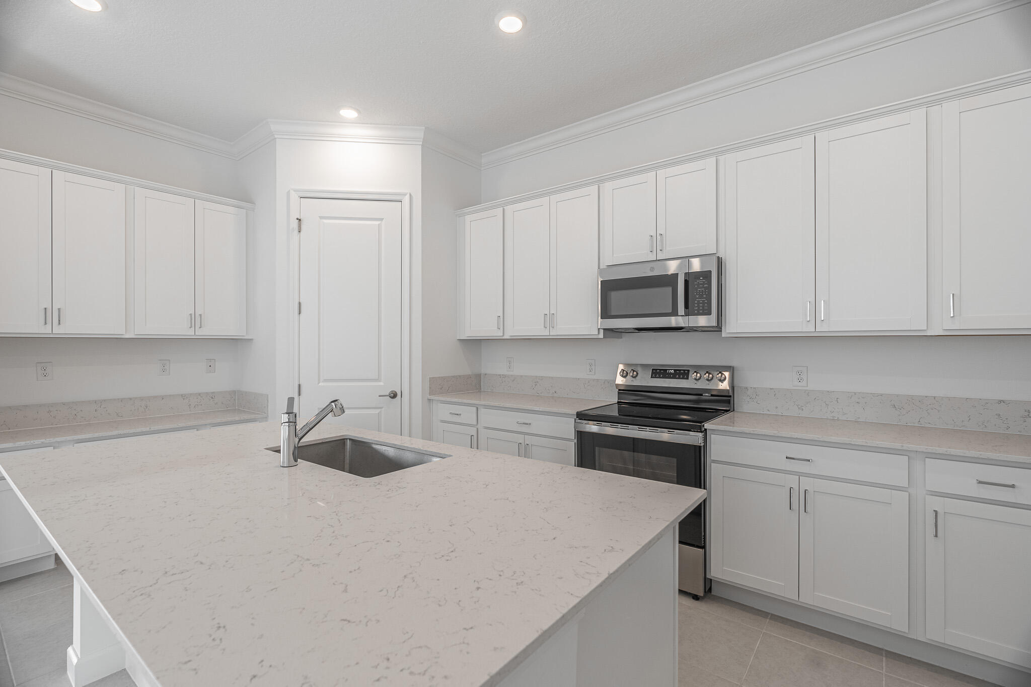 REPLAT OF VERANDA PRESERVE EAST - Residential Lease