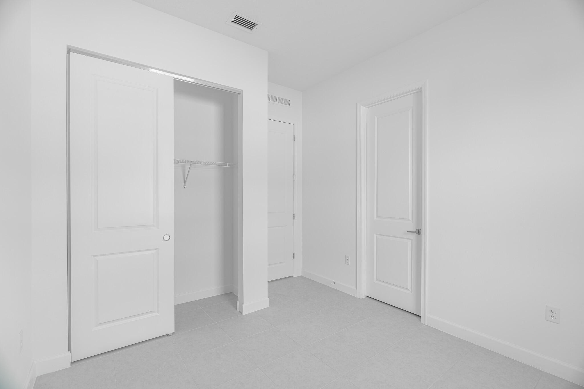 REPLAT OF VERANDA PRESERVE EAST - Residential Lease